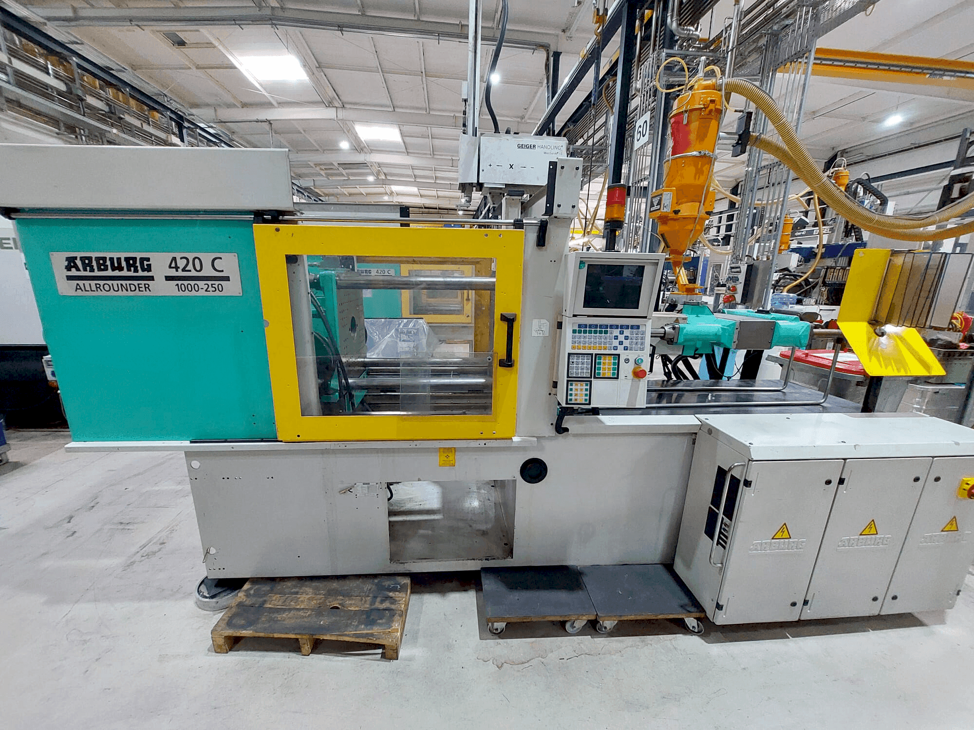 Vista Frontal da Arburg 420C-1000-250 máquina