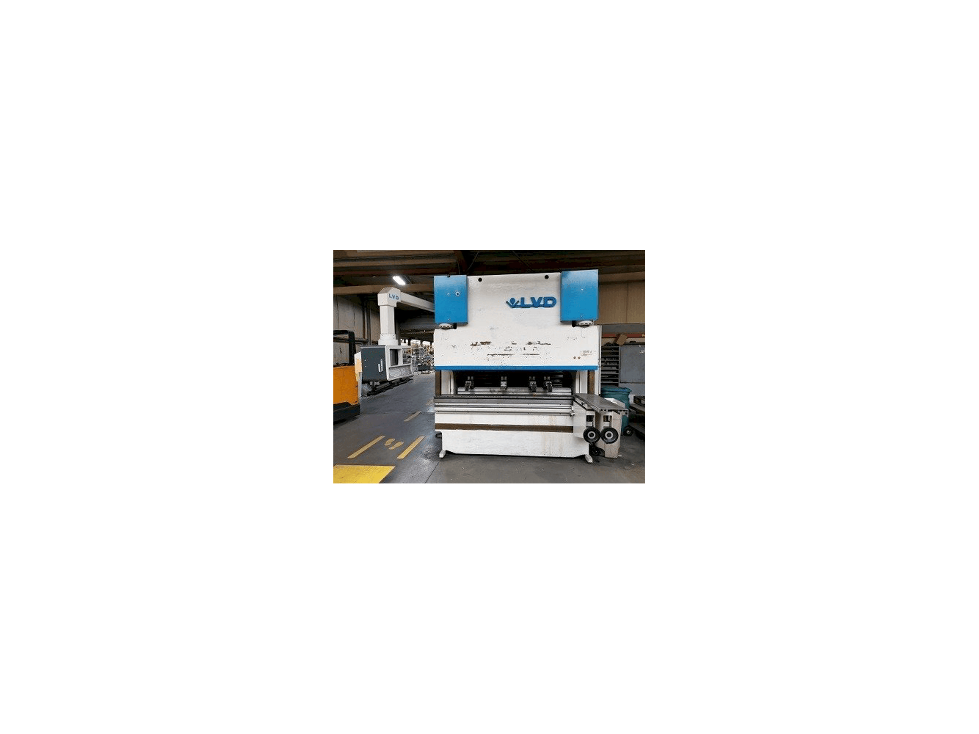 Vista Frontal da LVD PPEB 100/25 MNC máquina
