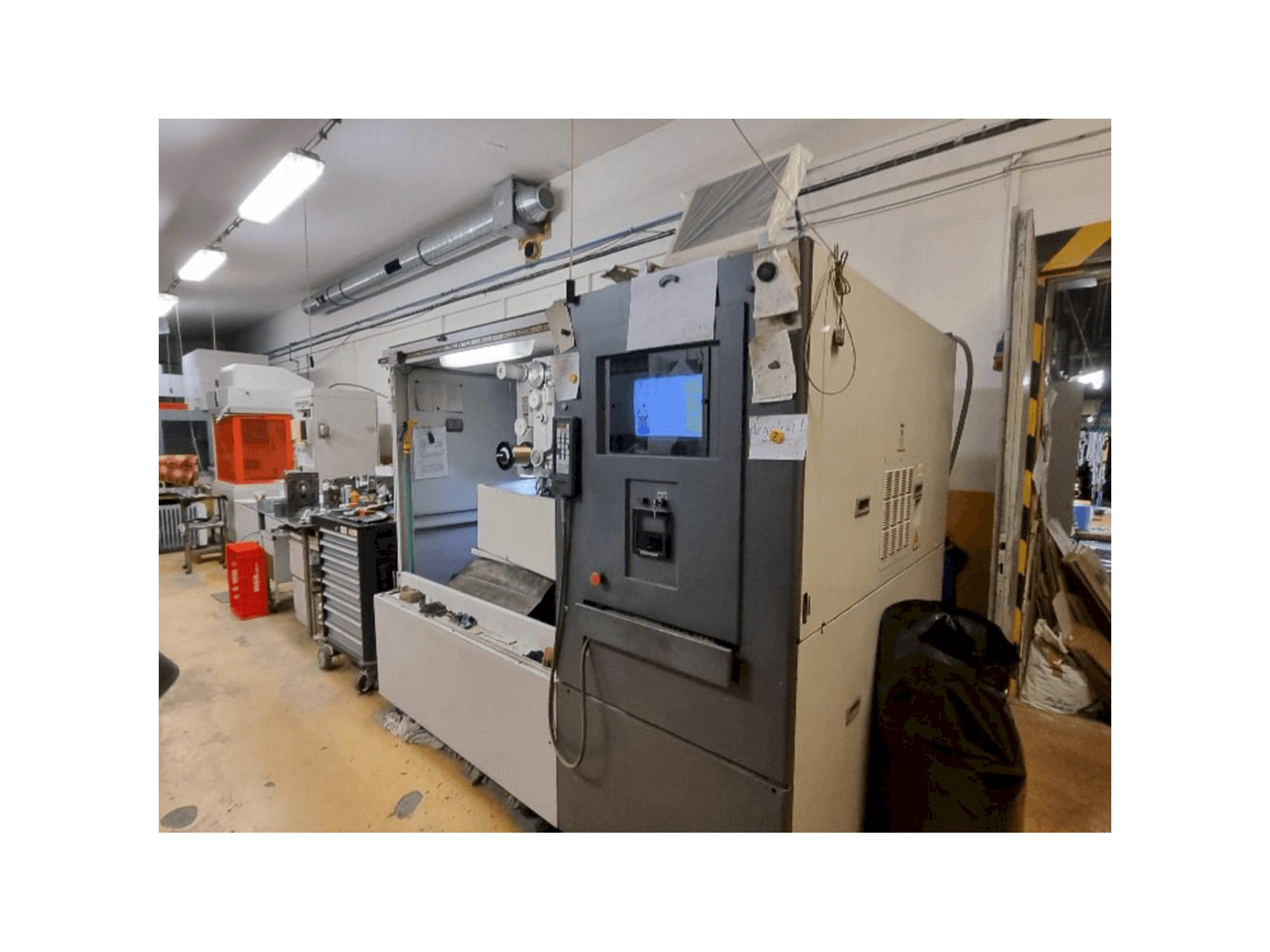 Vista Frontal da HITACHI SEIKI 254Y máquina