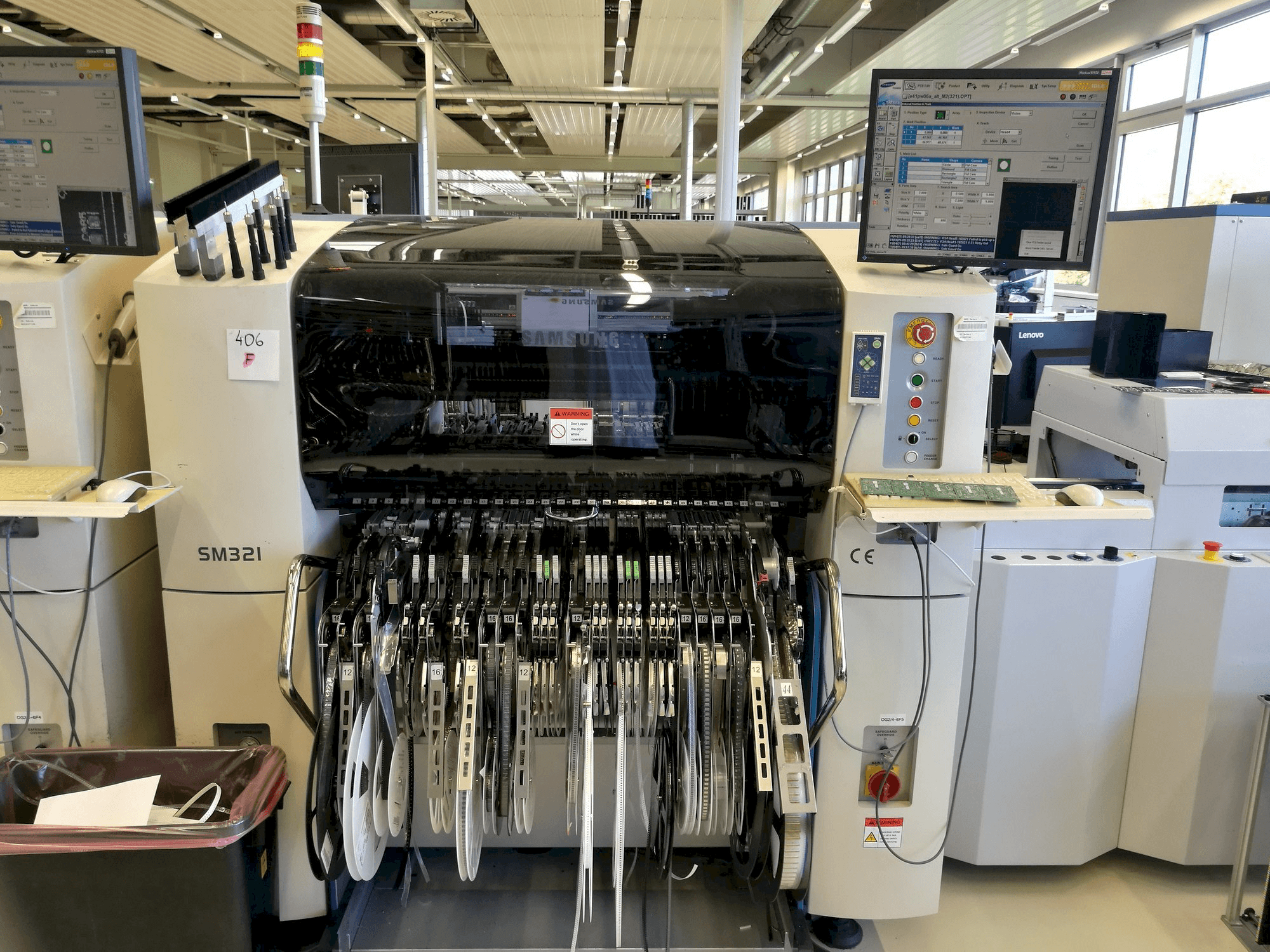 Vista Frontal da Samsung SM 321 máquina