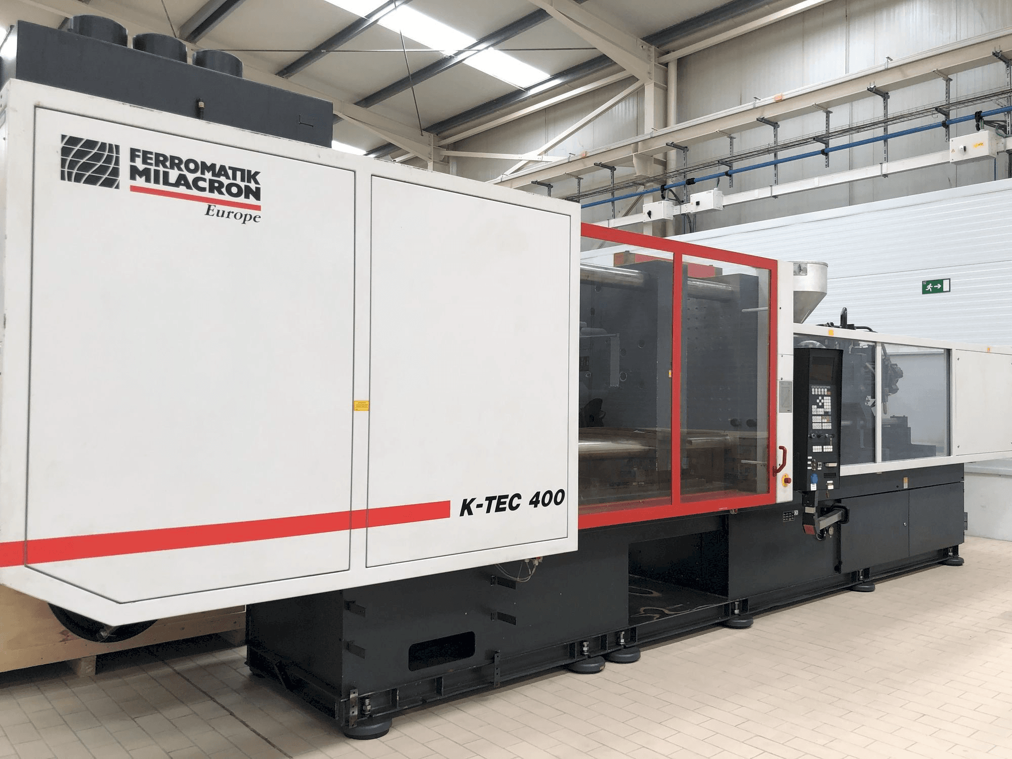 Vista Frontal da Ferromatik K-TEC400S máquina