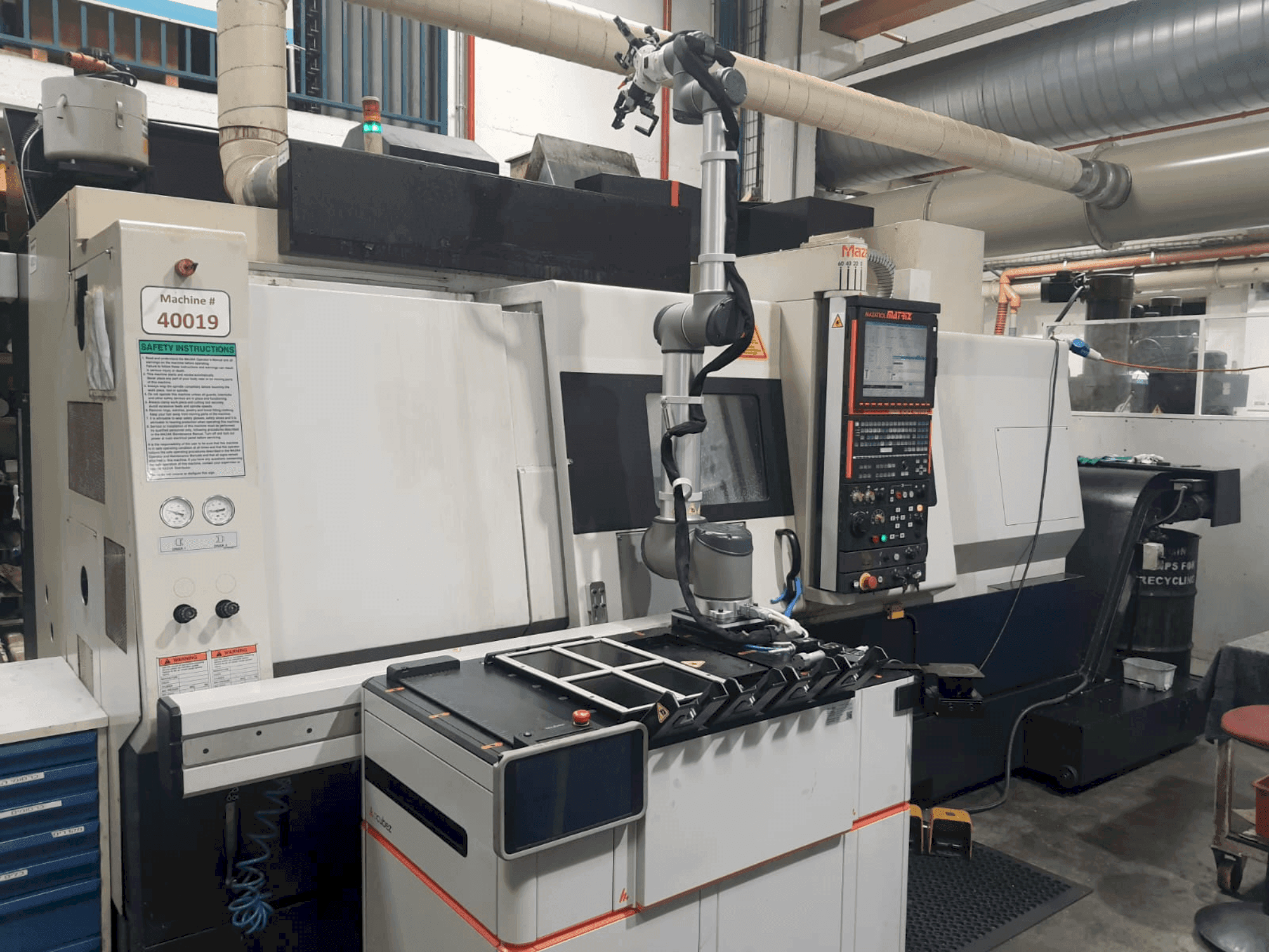 Vista Frontal da Mazak INTEGREX 200-IV ST máquina