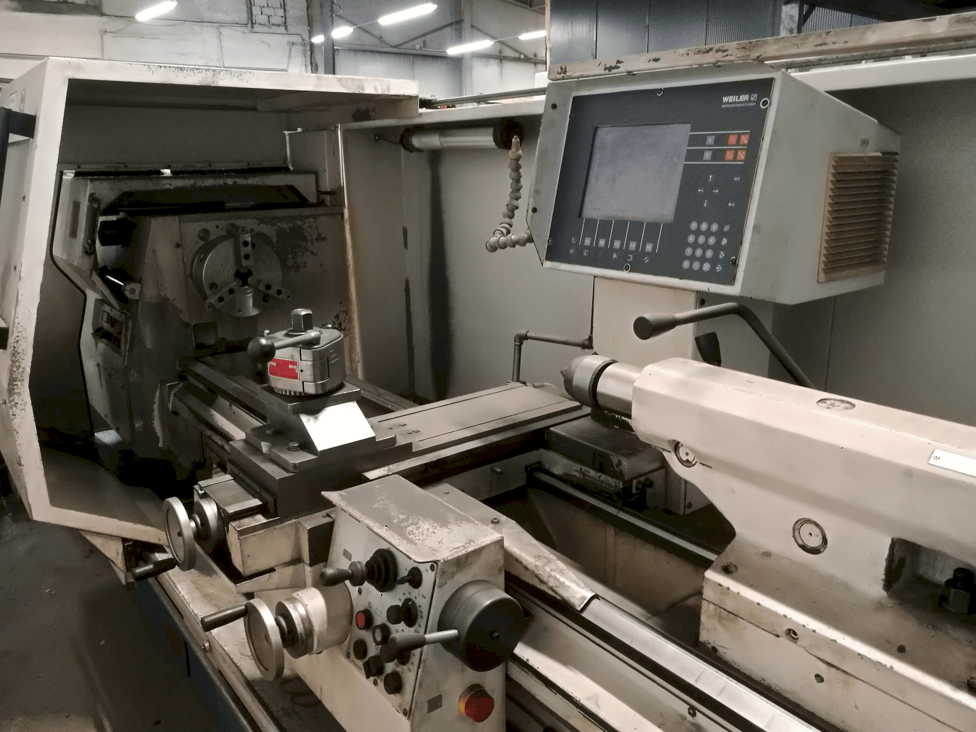 Vista Frontal da Weiler E50/2 máquina