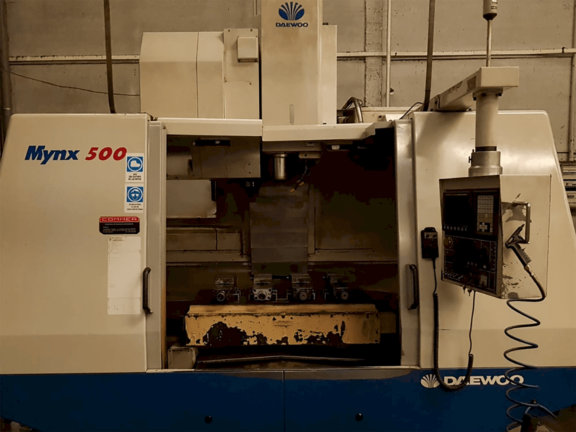 Vista Frontal da DAEWOO MYNX 500 máquina