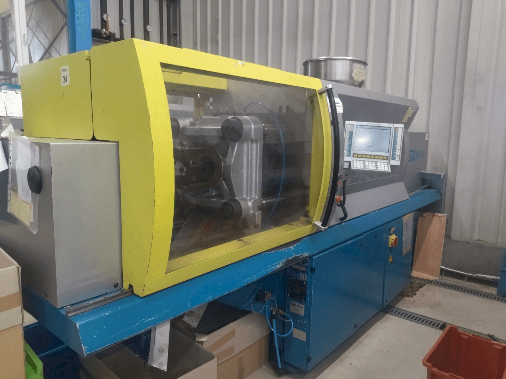 Vista Frontal da BOY 90M máquina