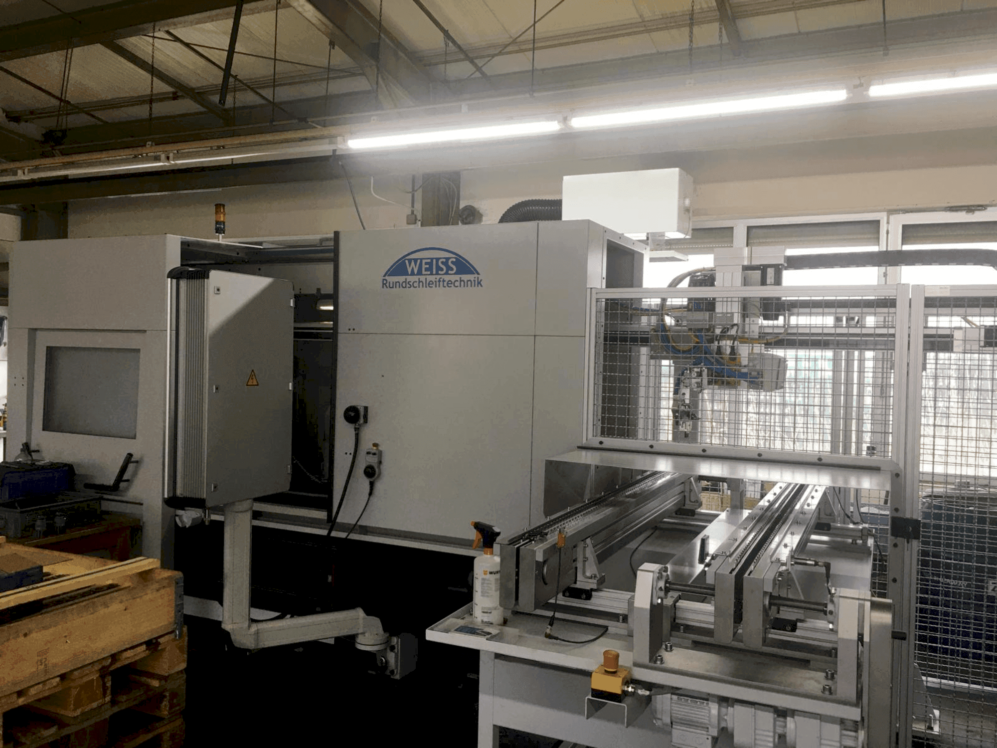 Vista Frontal da WEISS Rundschleiftechnik K52 máquina