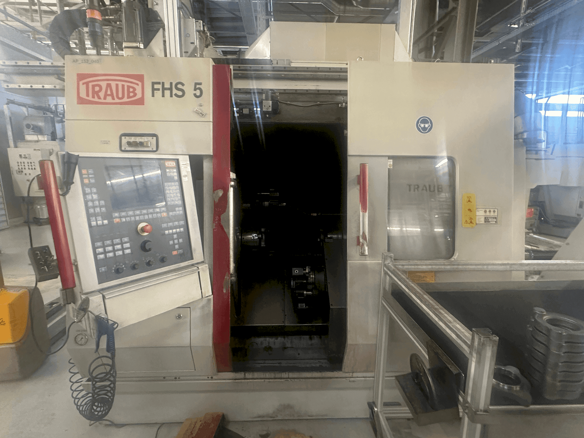 Vista Frontal da TRAUB TNC 42/65 máquina