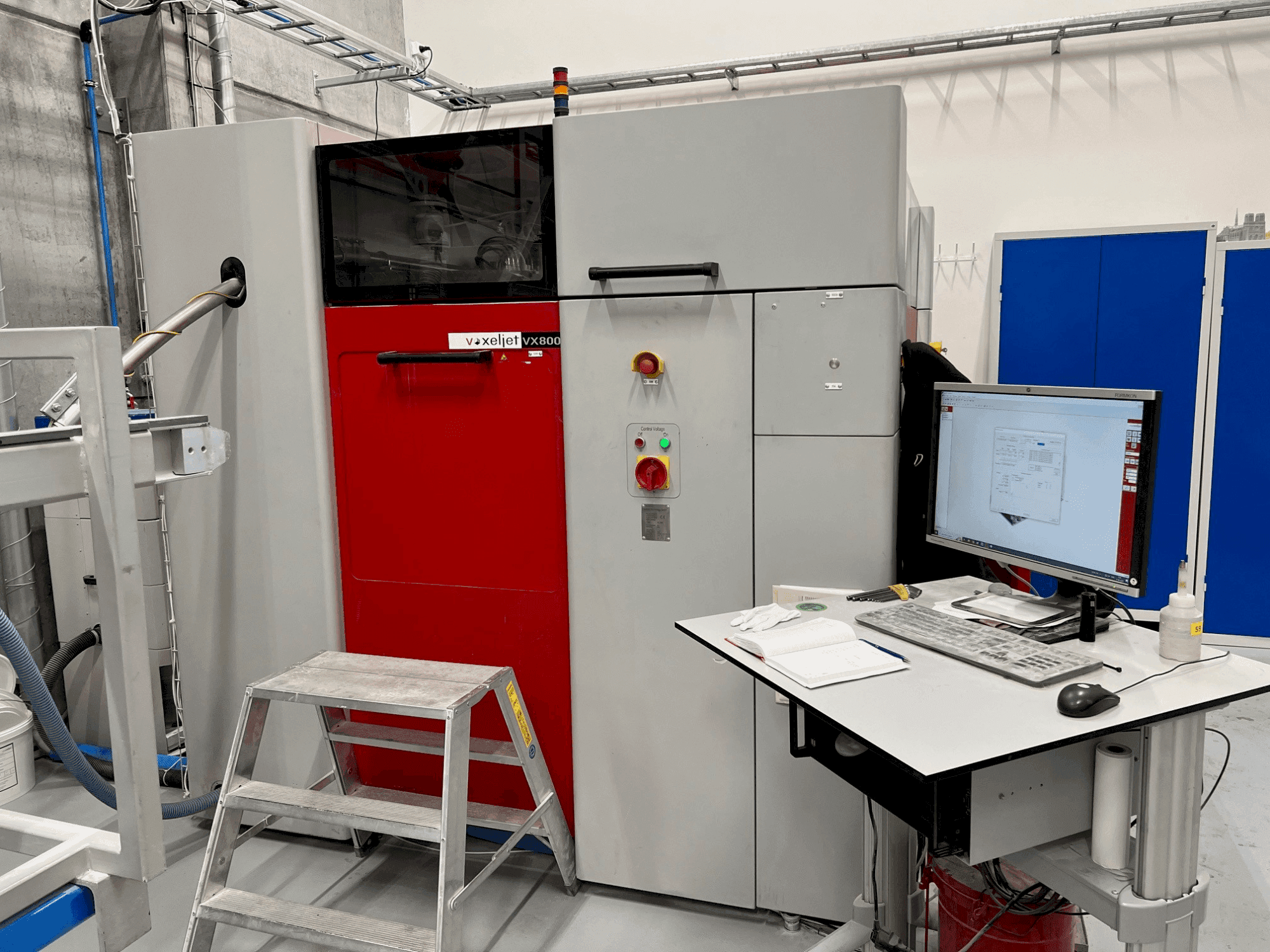 Vista Frontal da VOXELJET VX800 (2010) máquina