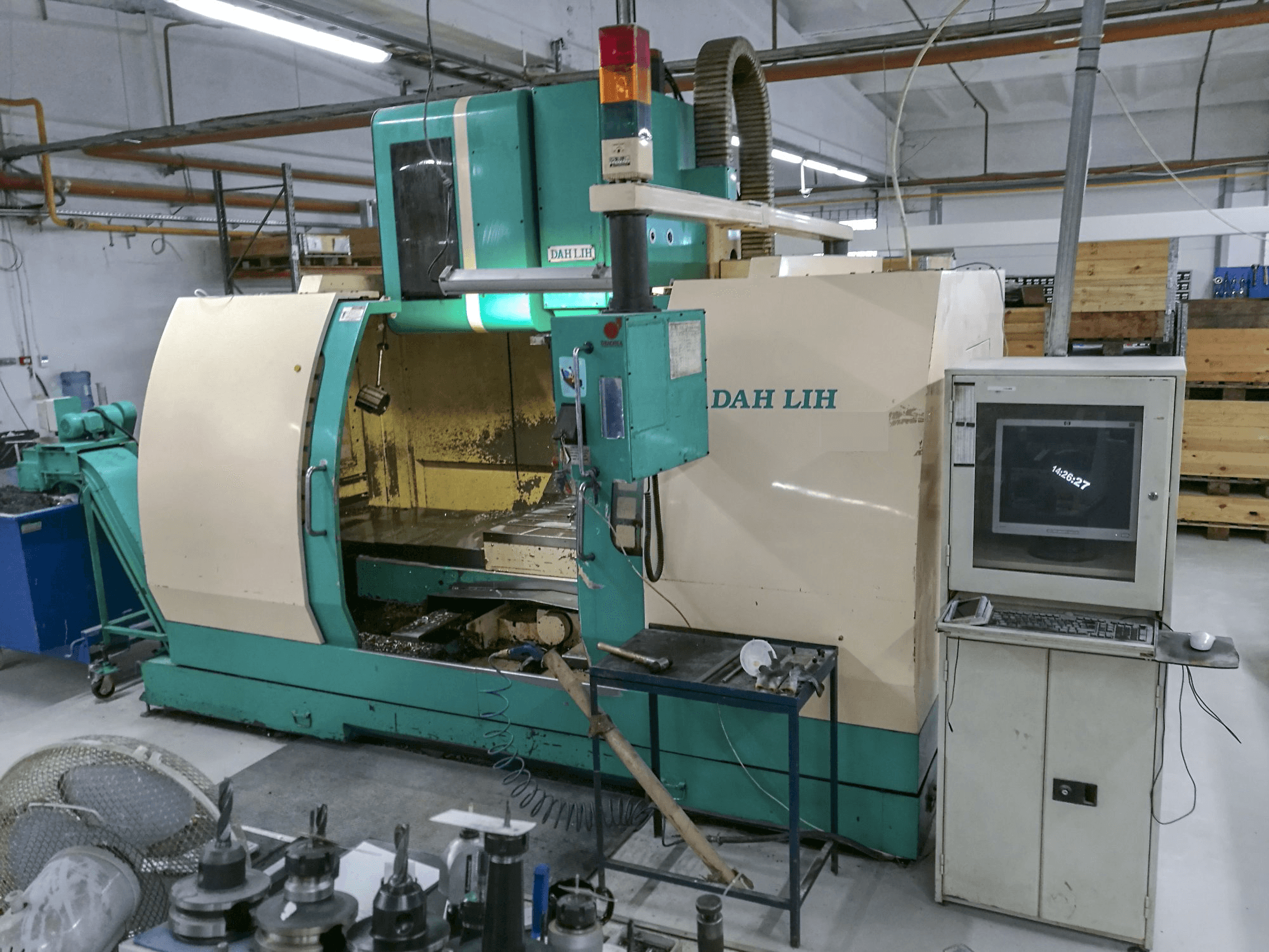 Vista Frontal da DAH LIH DL-MCV1250 máquina