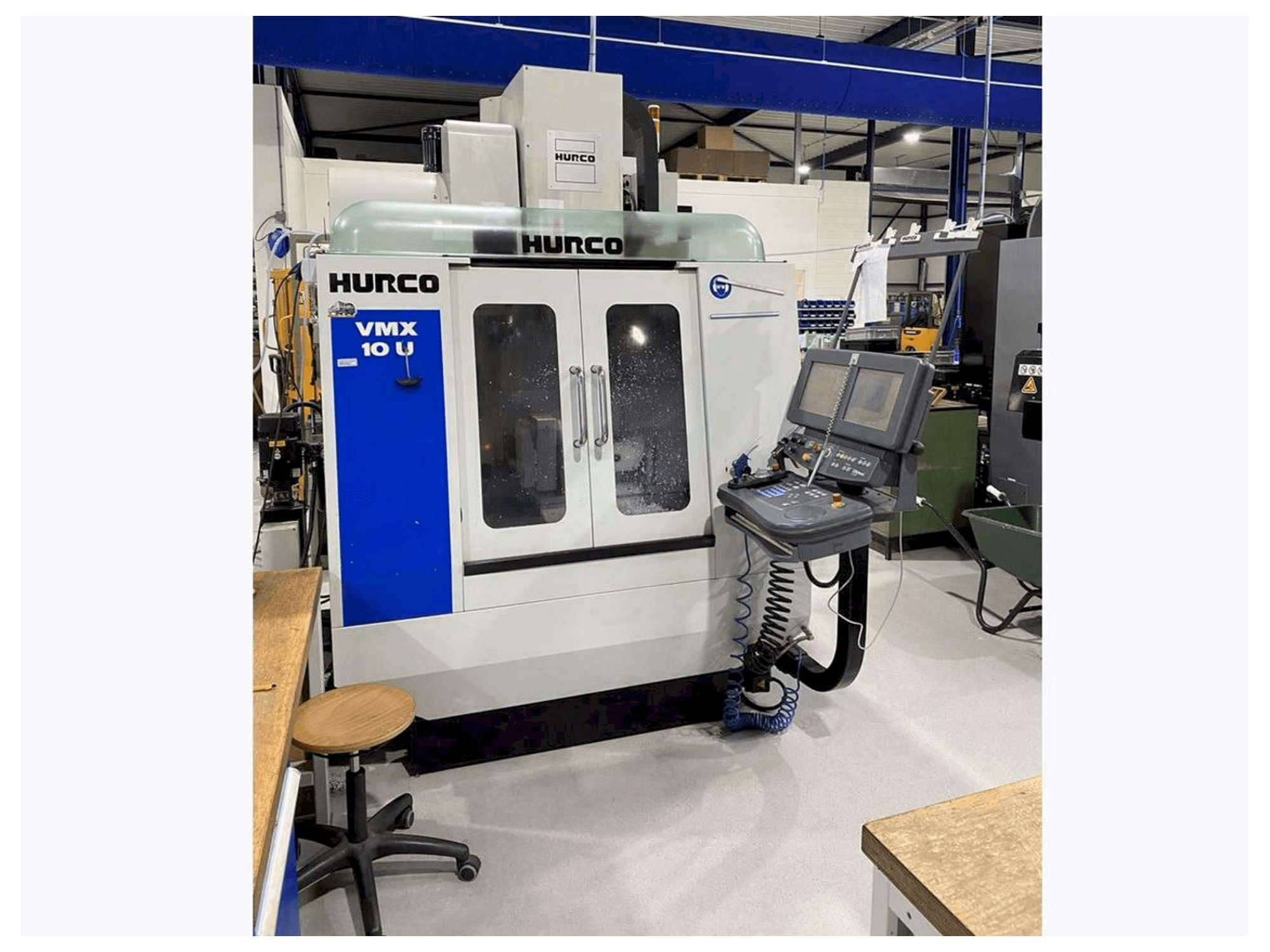 Vista Frontal da Hurco VMX 10 U 5 máquina