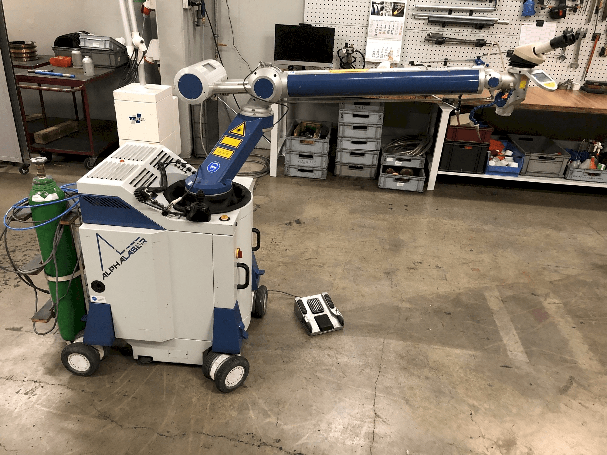 Vista Esquerda da ALPHA LASER ALM 200 máquina