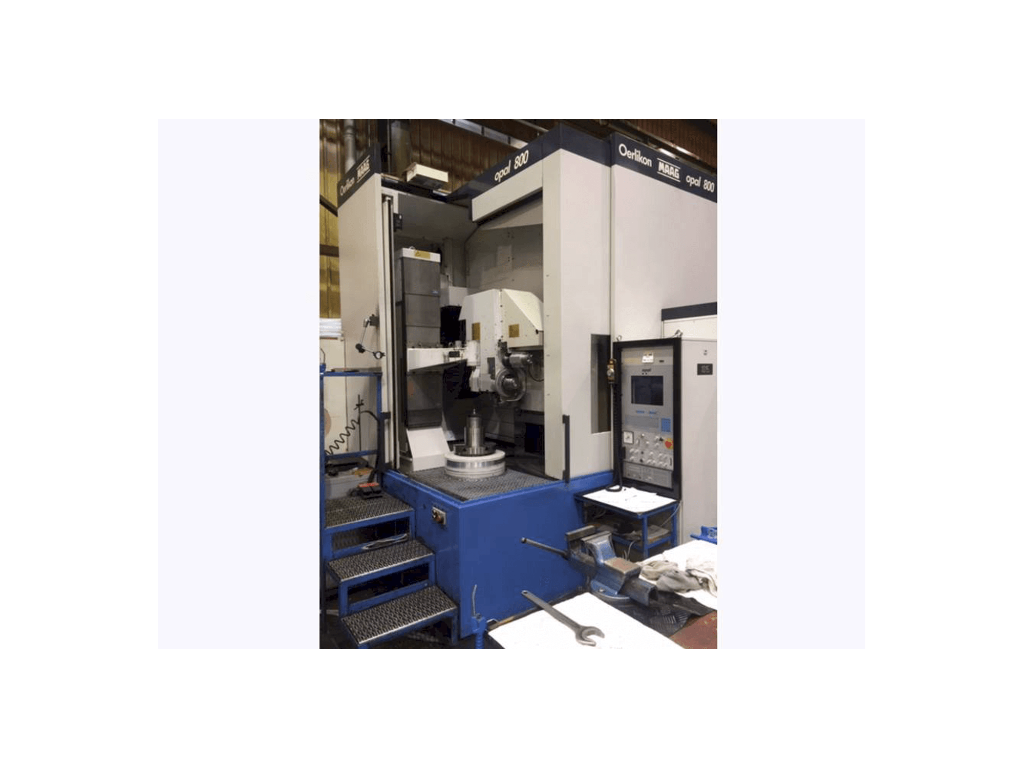 Vista Frontal da Oerlikon MAAG OPAL 800 máquina