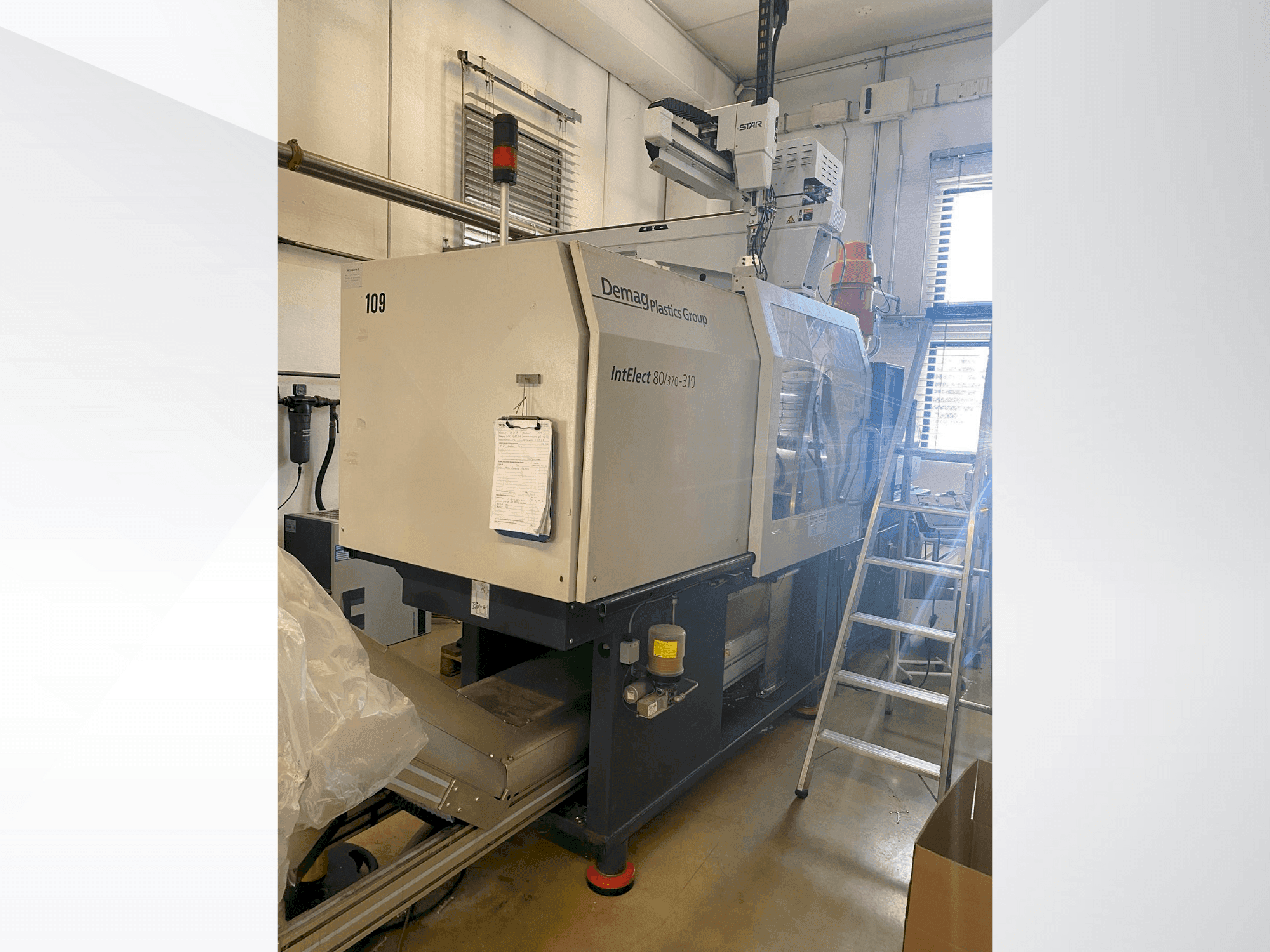 Vista Frontal da DEMAG IntetElect 80/370-310 máquina