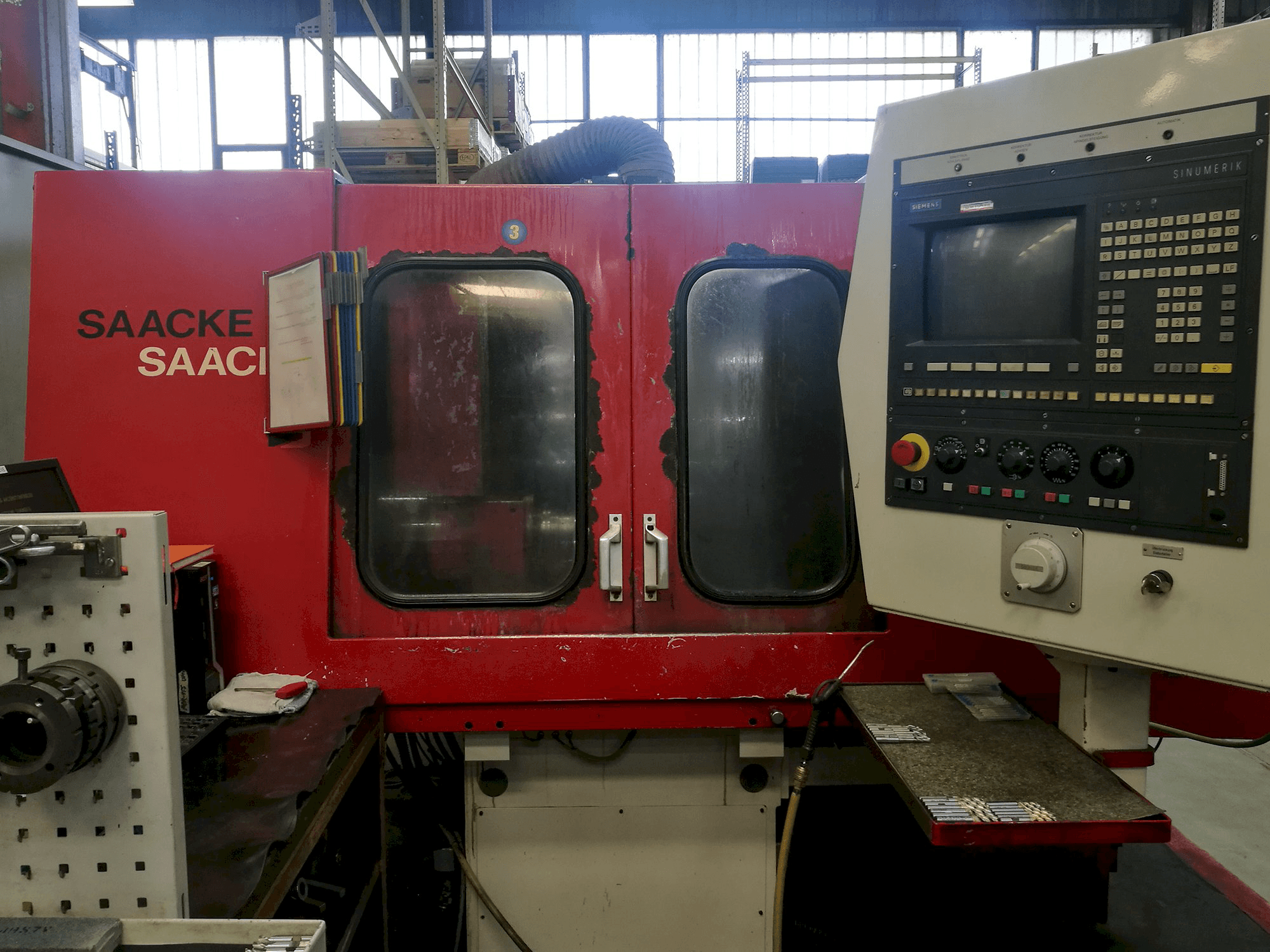 Vista Frontal da SAACKE UWII CNC máquina
