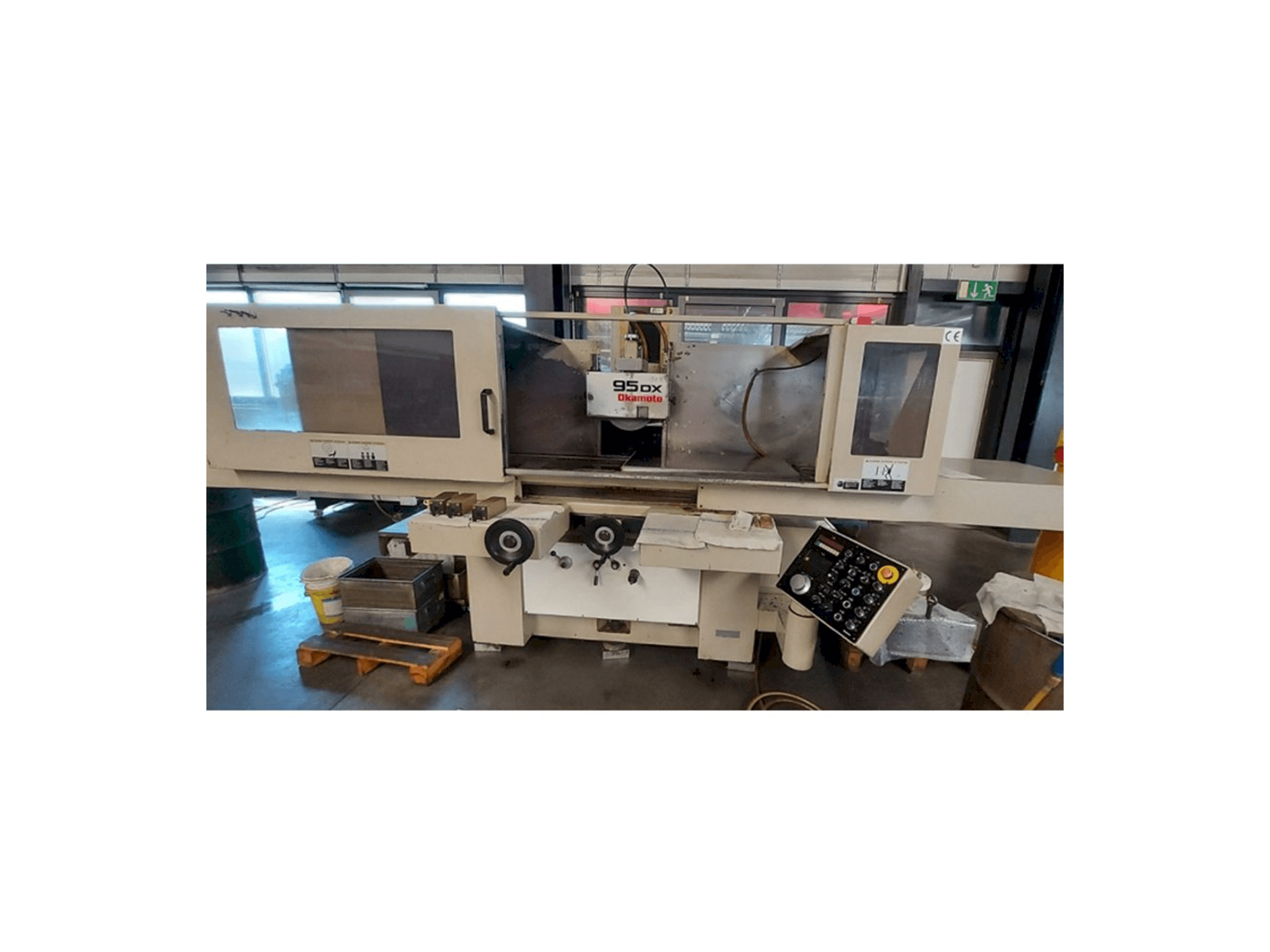 Vista Frontal da OKAMOTO 95DX máquina