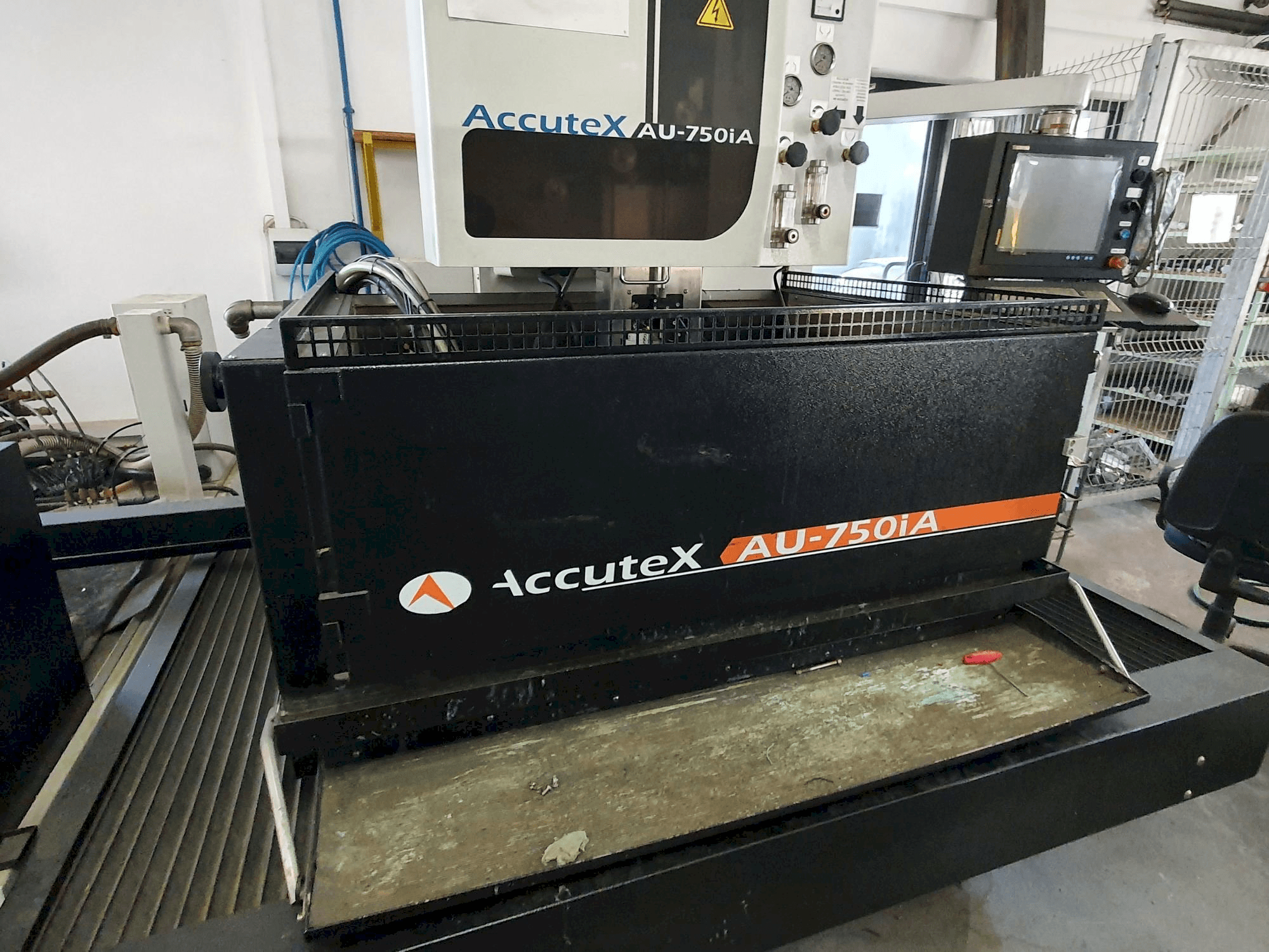 Vista Frontal da AccuteX AU-750iA máquina