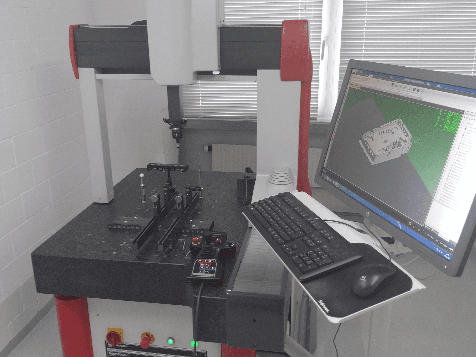 Vista Frontal da Coord3 Ares 700 máquina