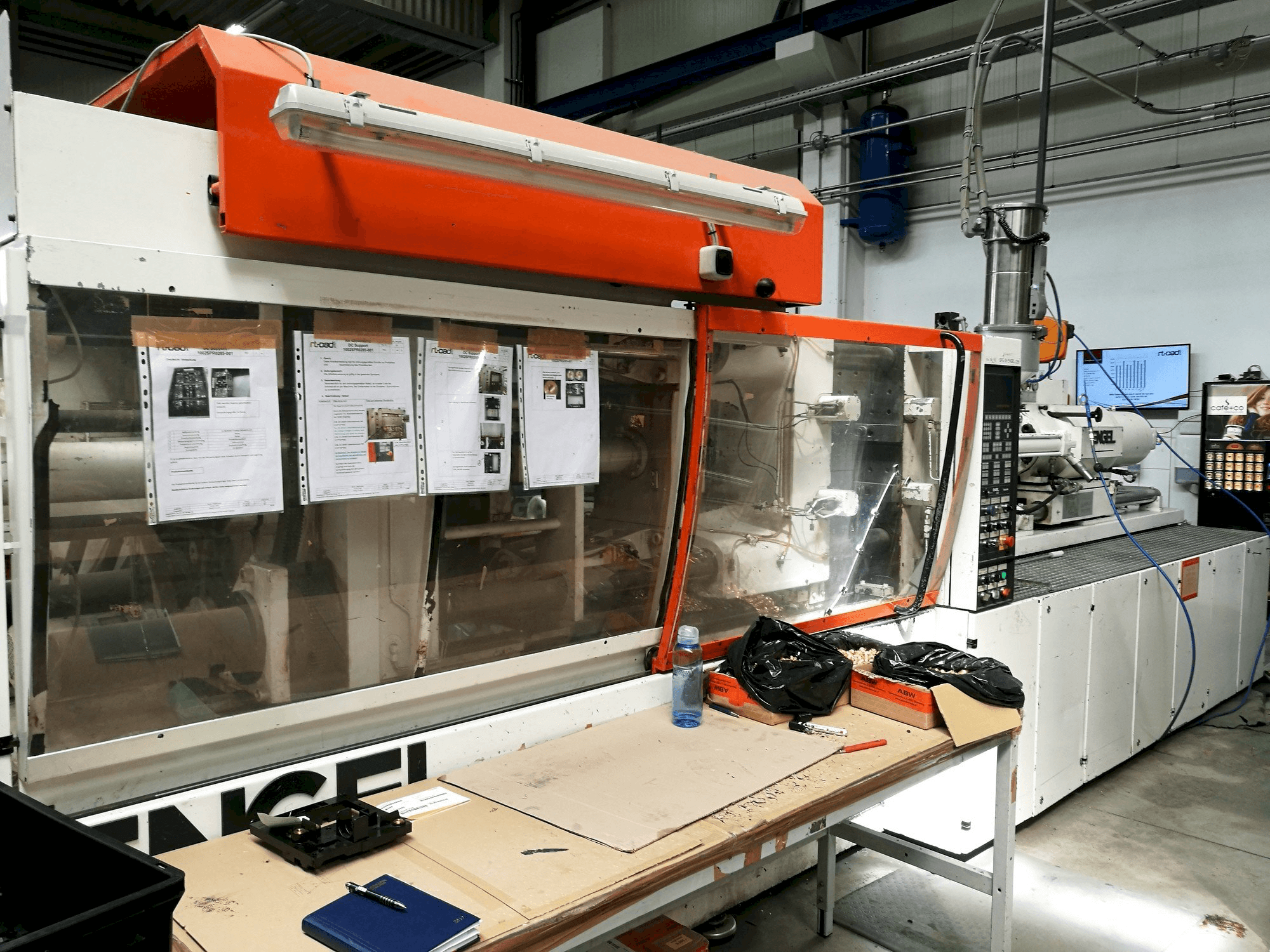 Vista Frontal da ENGEL ES 1300/225 máquina