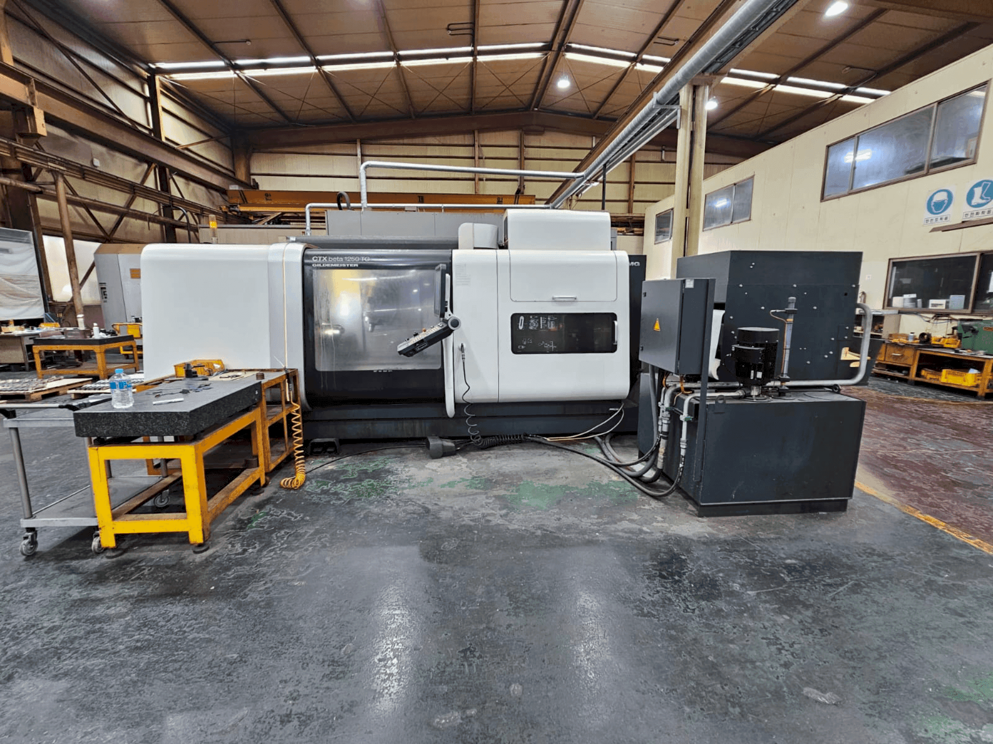 Vista Frontal da DMG MORI Gildemeister CTX 1250 TC máquina