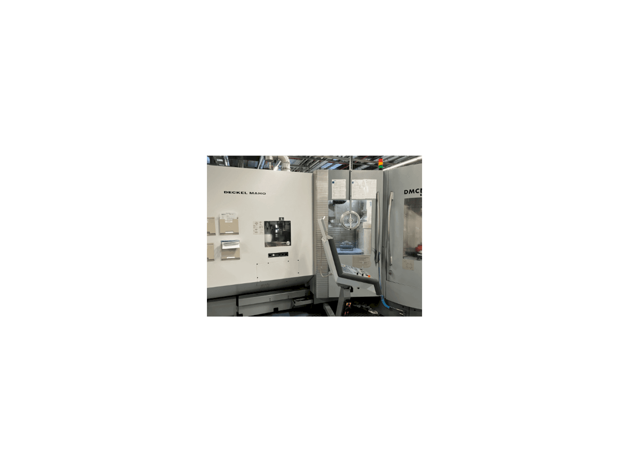 Vista Frontal da DECKEL MAHO DMC 60 T RS3 máquina