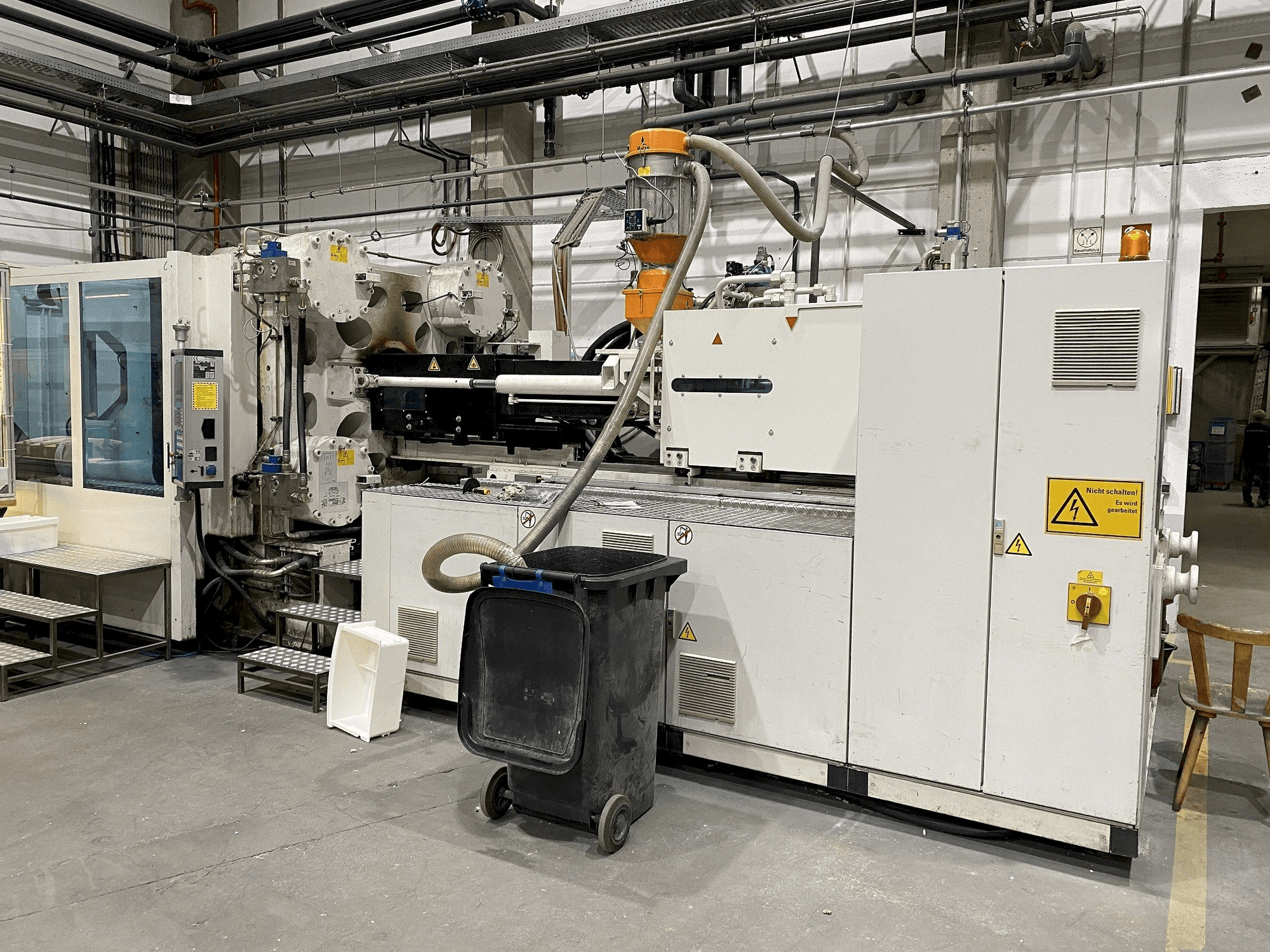 Vista Frontal da Battenfeld HM 800 2P/5400 máquina