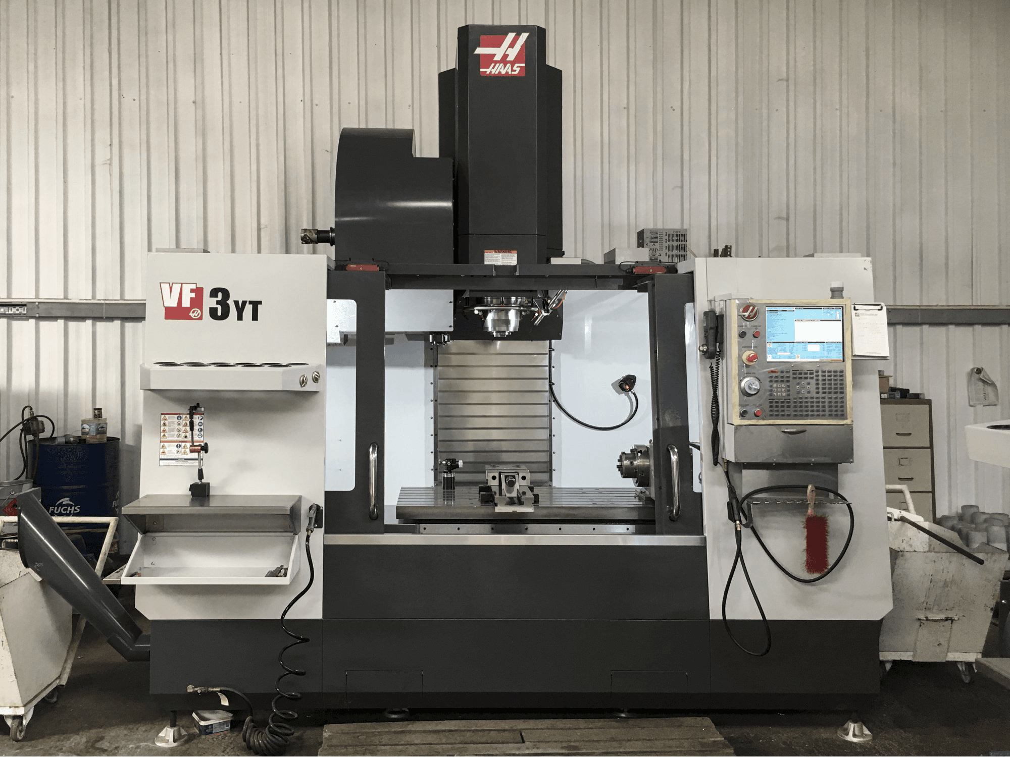 Vista Frontal da HAAS VF-3YT/50 máquina