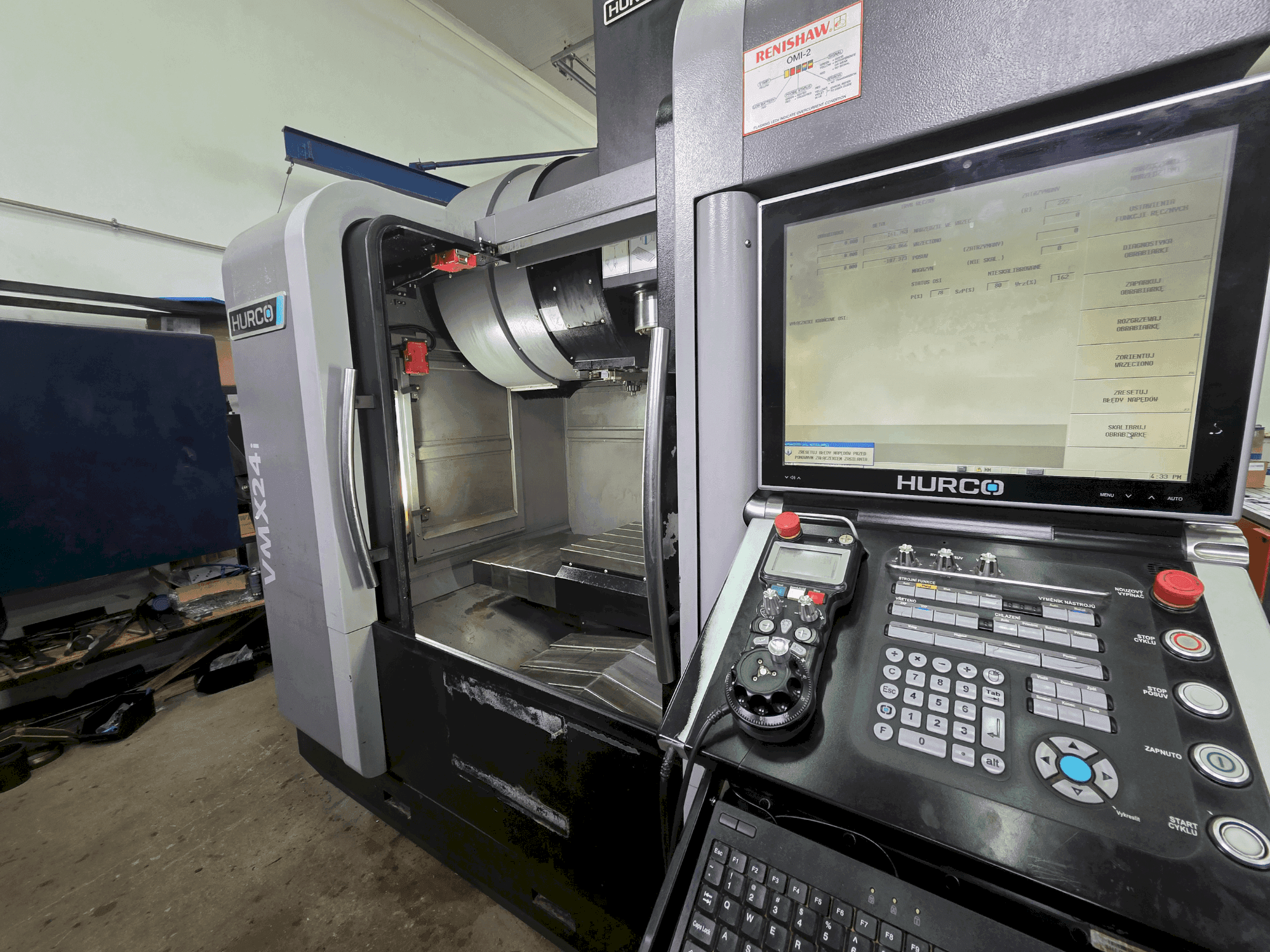 Vista Frontal da Hurco VMX 24i máquina