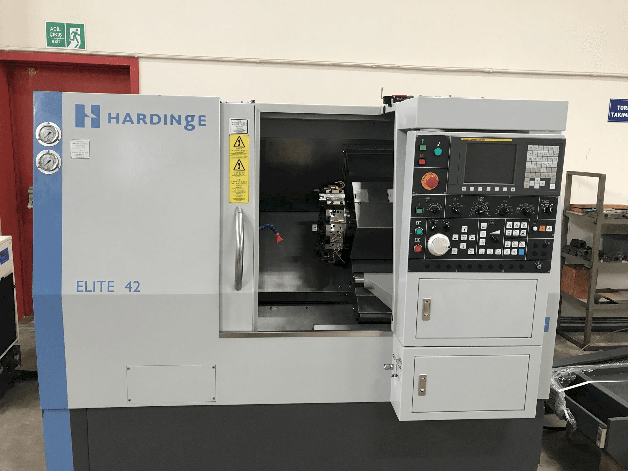 Vista Frontal da HARDINGE Elite 42 máquina