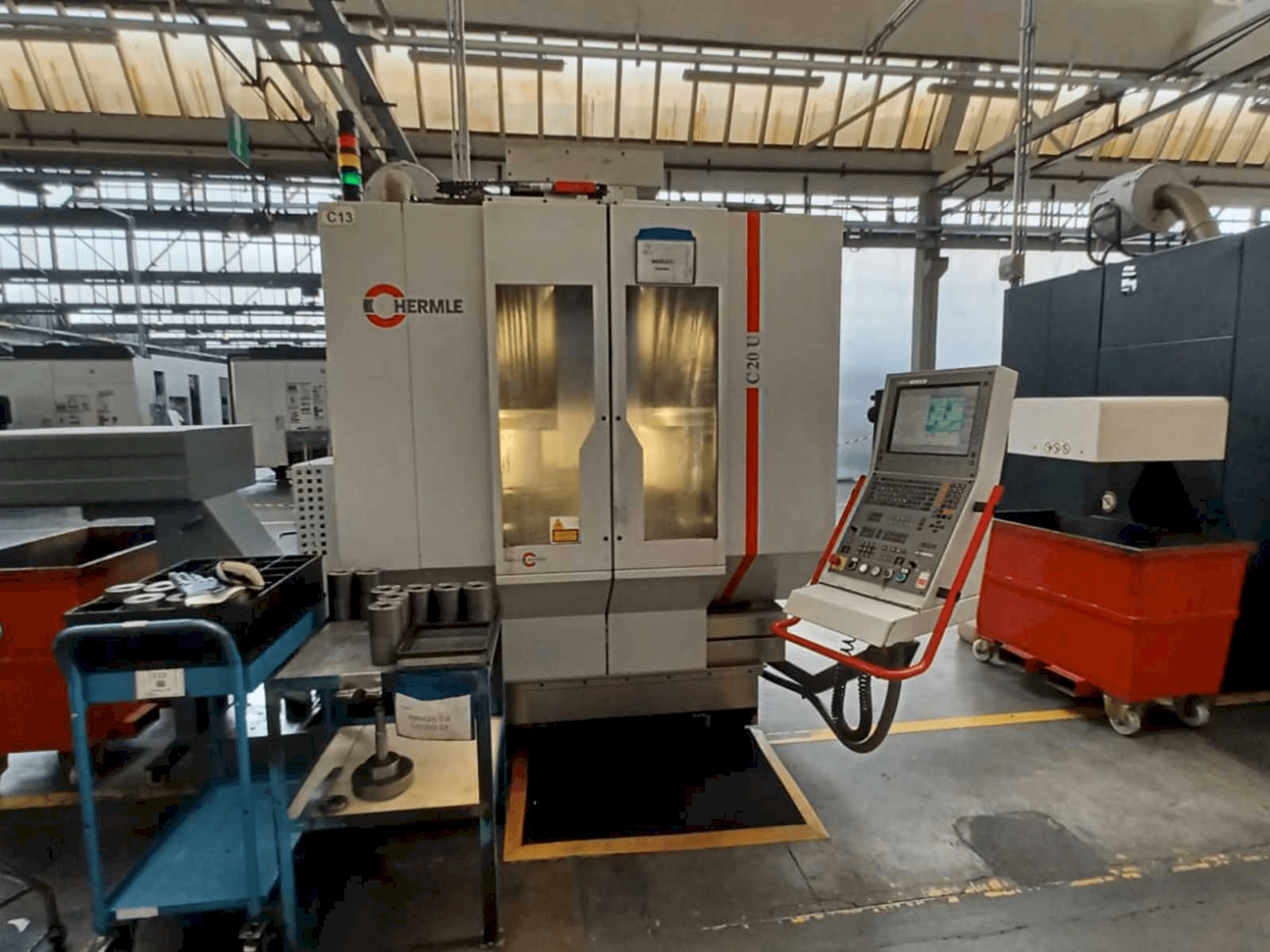 Vista Frontal da HERMLE C20U máquina