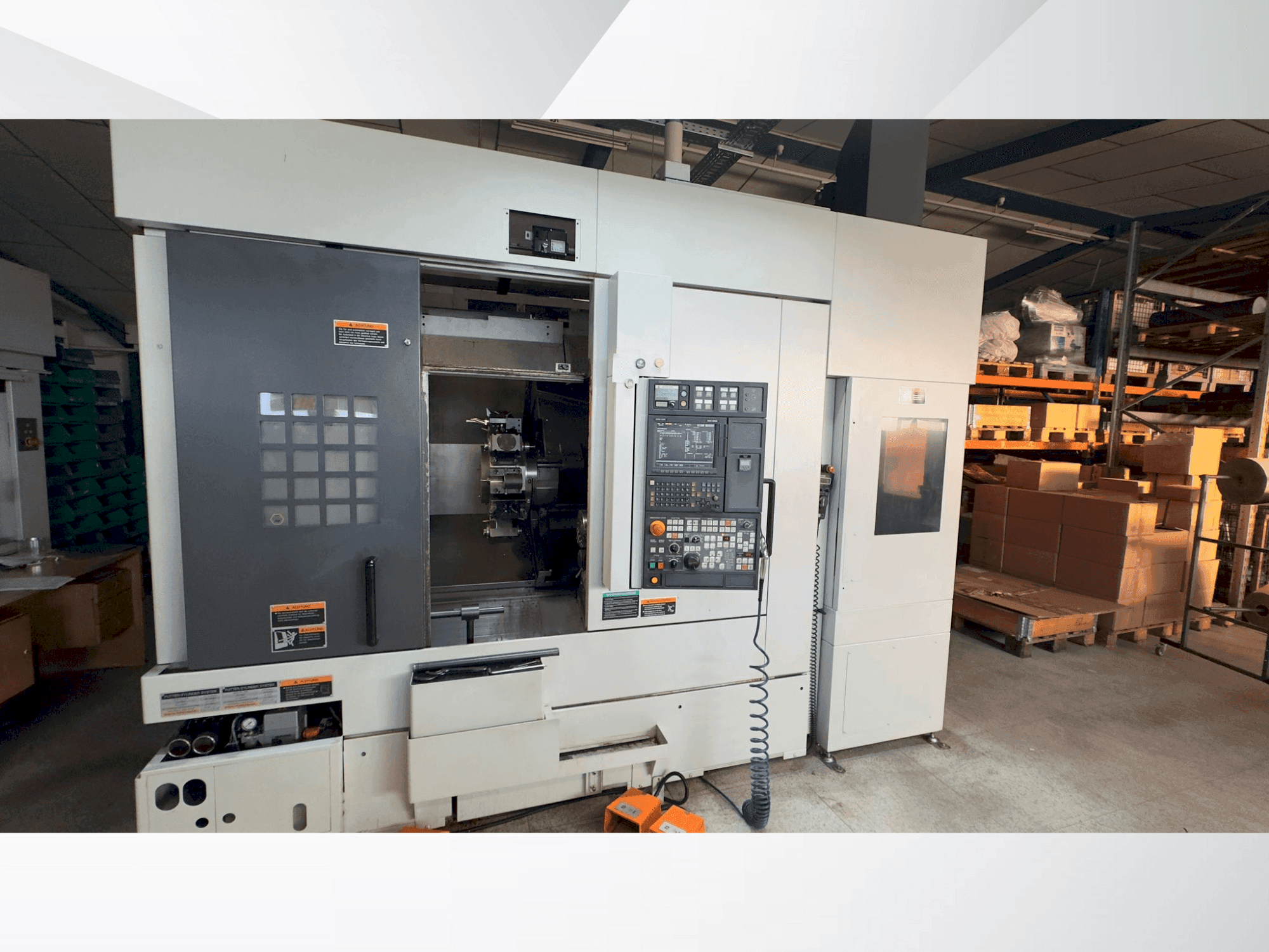 Vista Frontal da MORI SEIKI NL 2000 SY /500 máquina