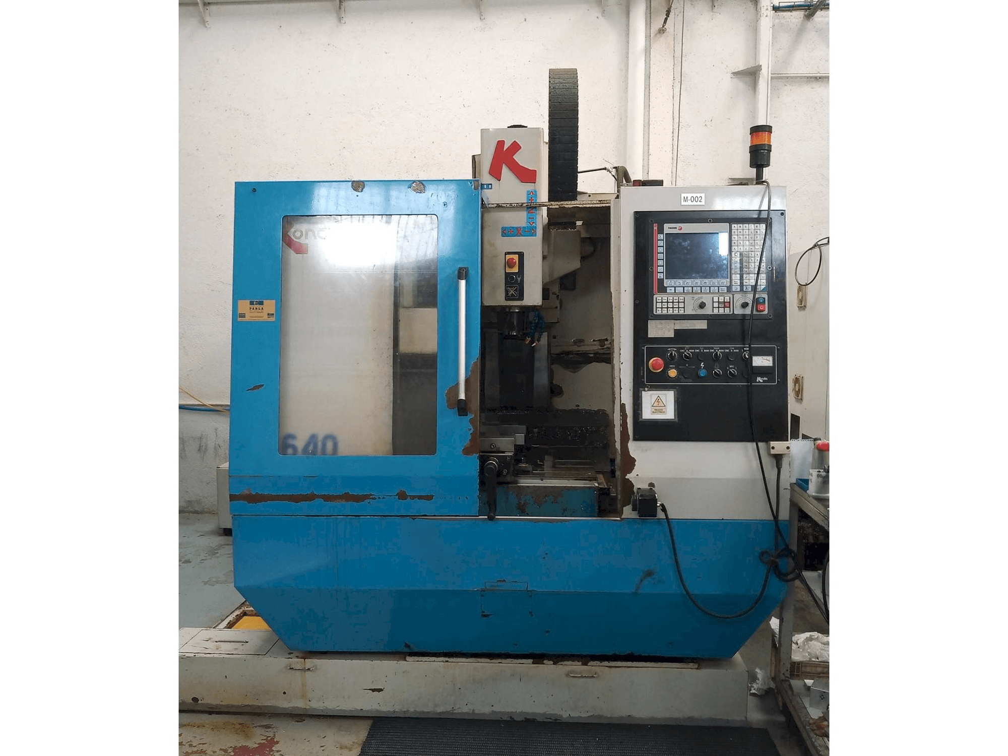 Vista Frontal da KONDIA B-640 máquina