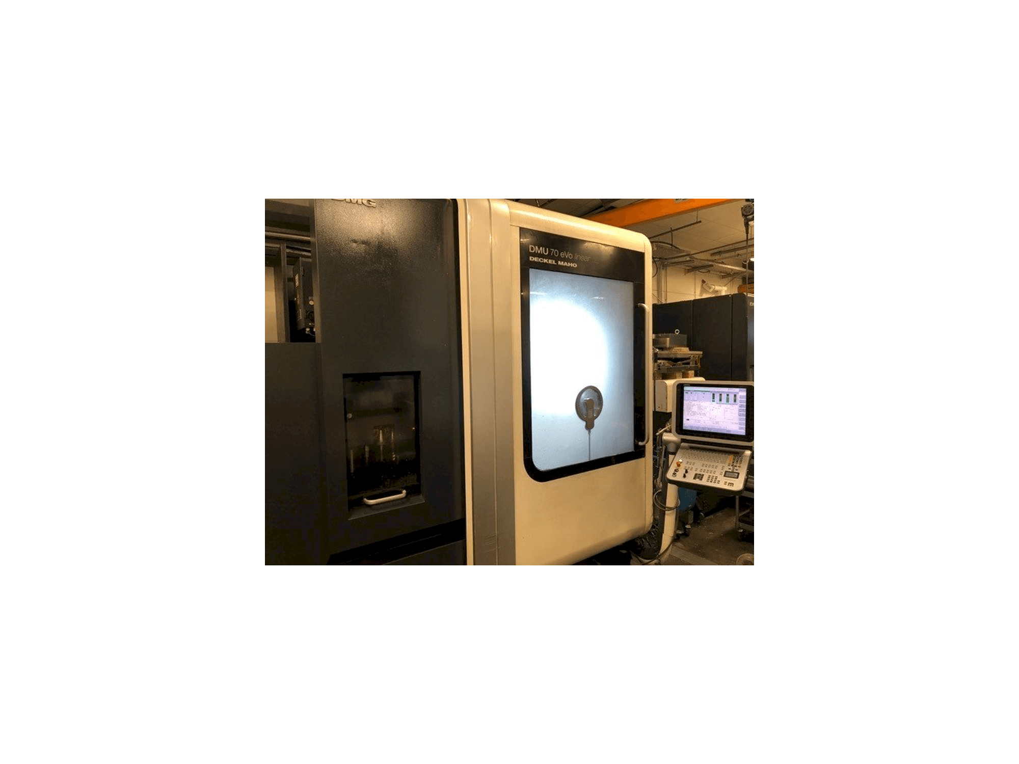 Vista Frontal da DECKEL MAHO DMU 70 eVo Linear máquina