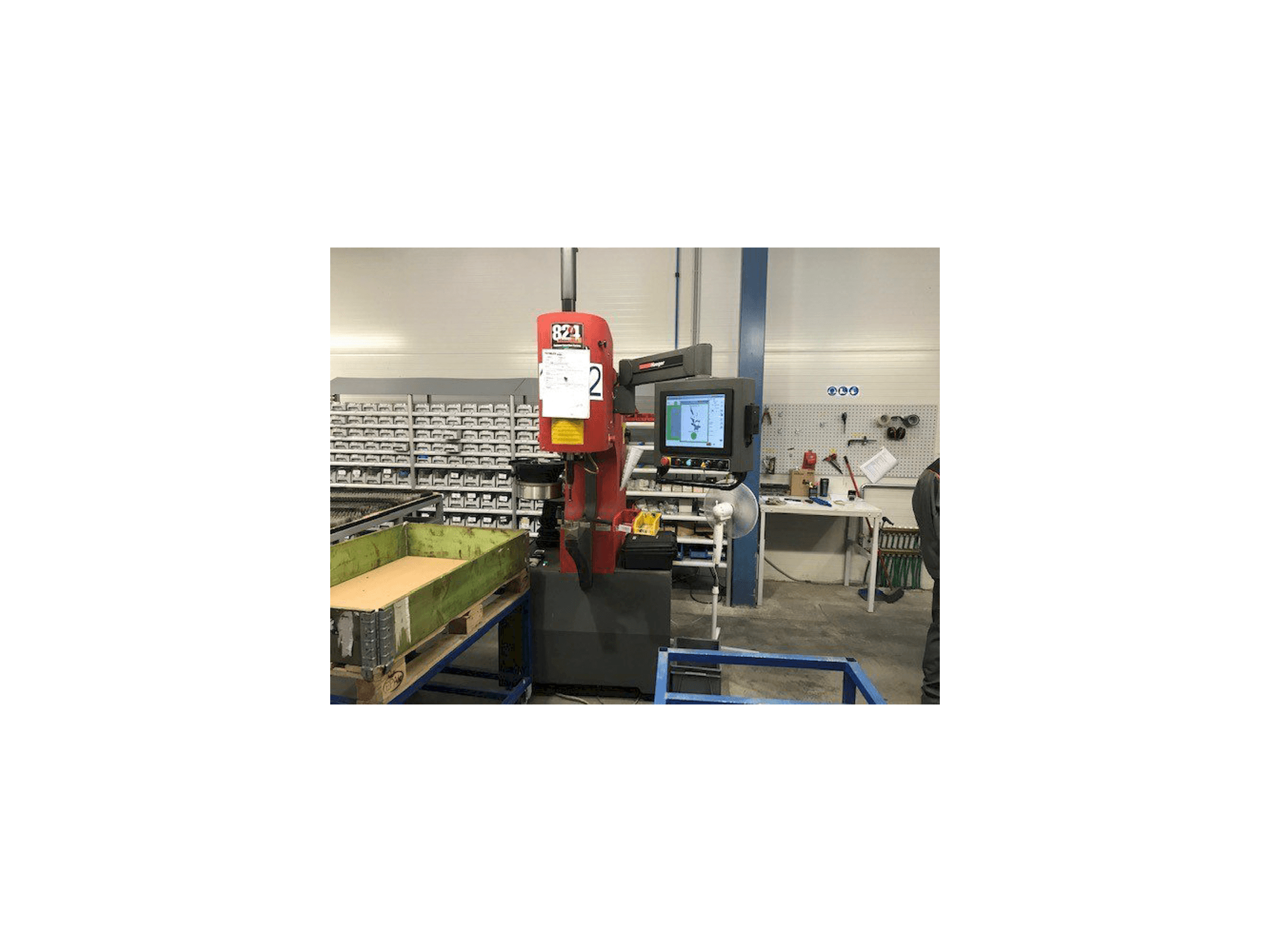 Vista Lateral Esquerda da Haeger WT-824 4e máquina