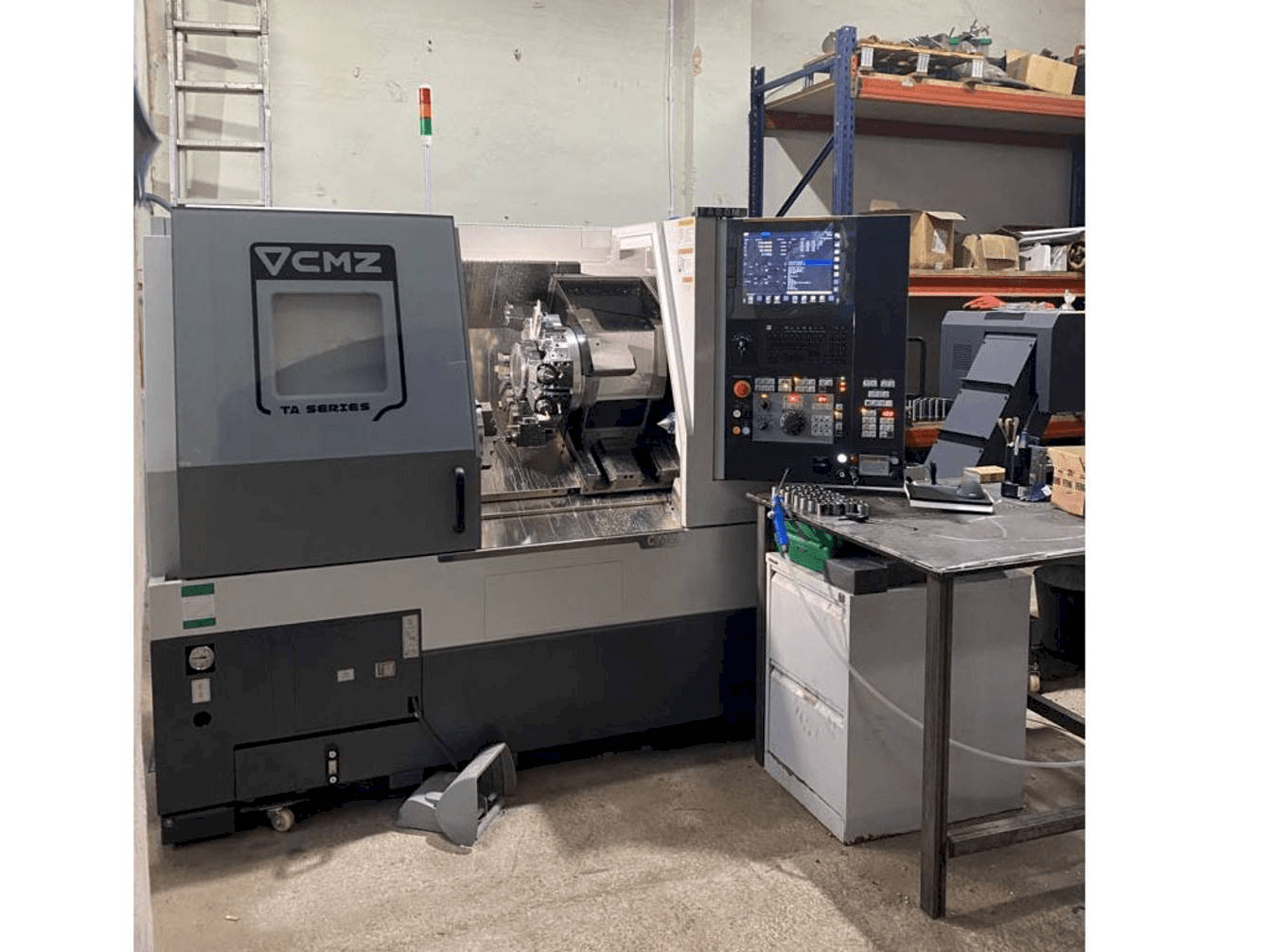 Vista Frontal da CMZ TA20M Z640 máquina