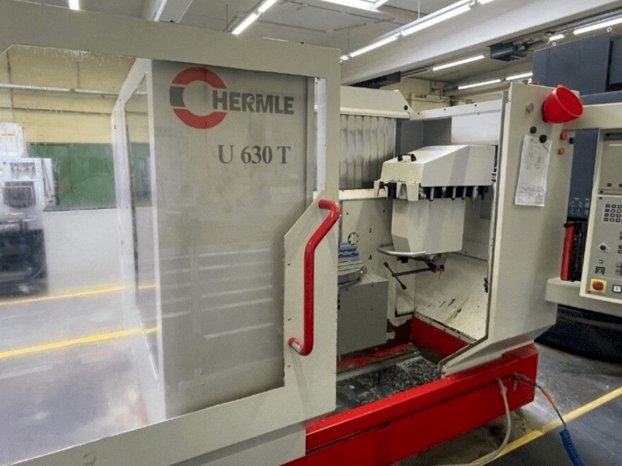 Vista Frontal da HERMLE U630T máquina