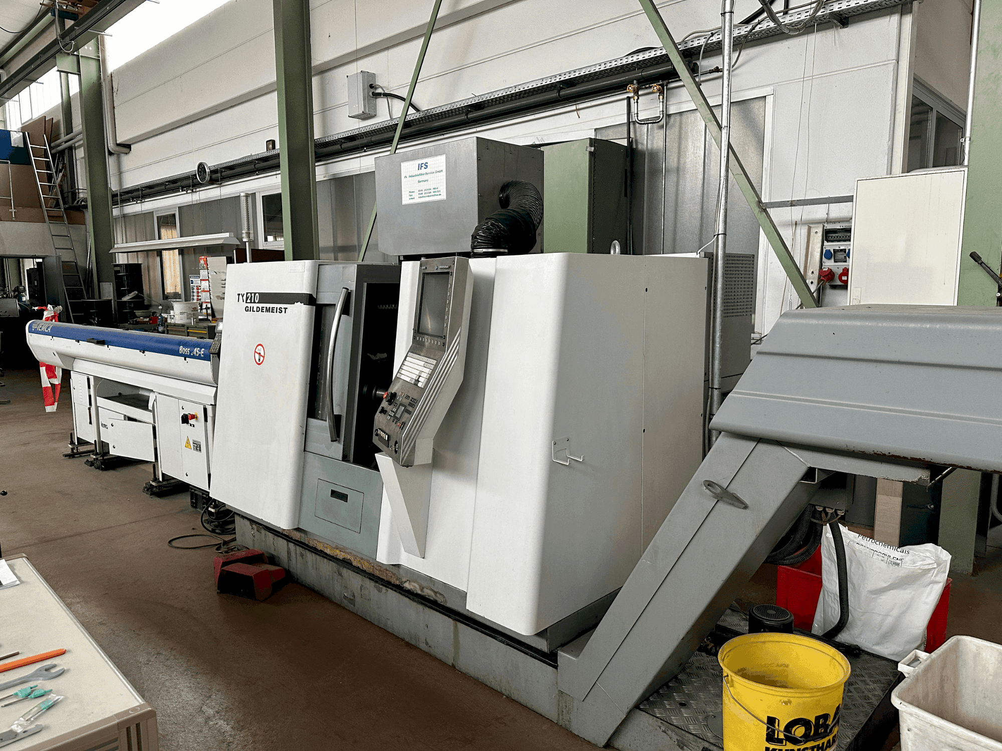 Vista Frontal da DMG CTX 210 (2006) máquina