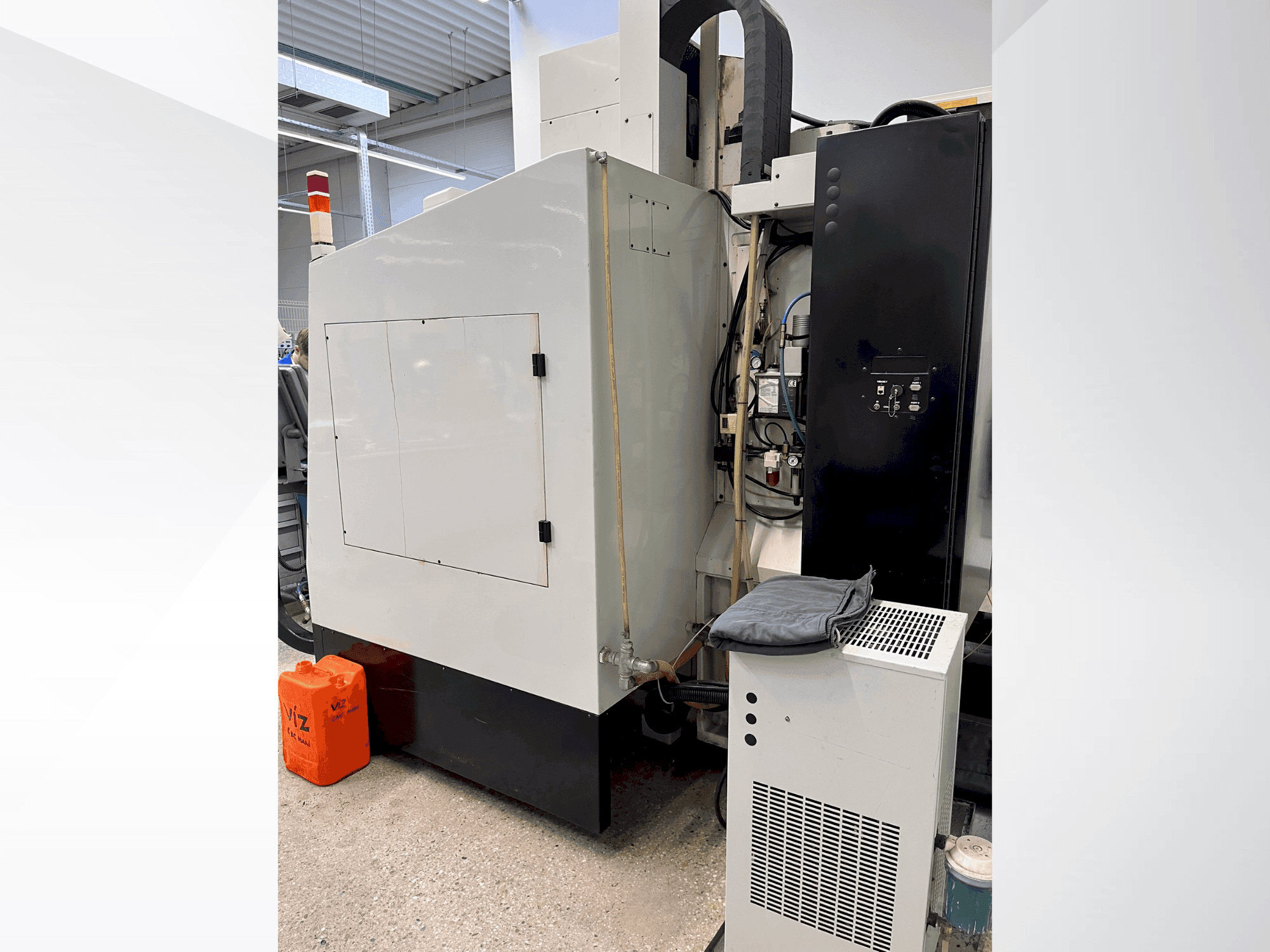 Vista Traseira da Hurco VMX24S máquina