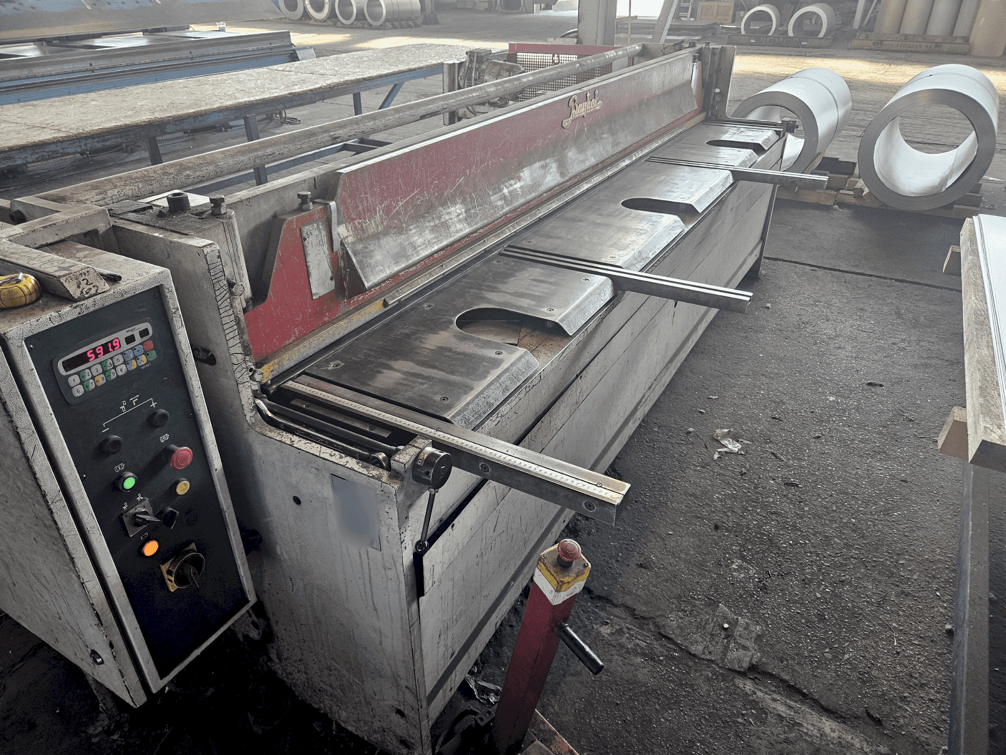 Vista Frontal da Baykal RGS 3150x3 máquina