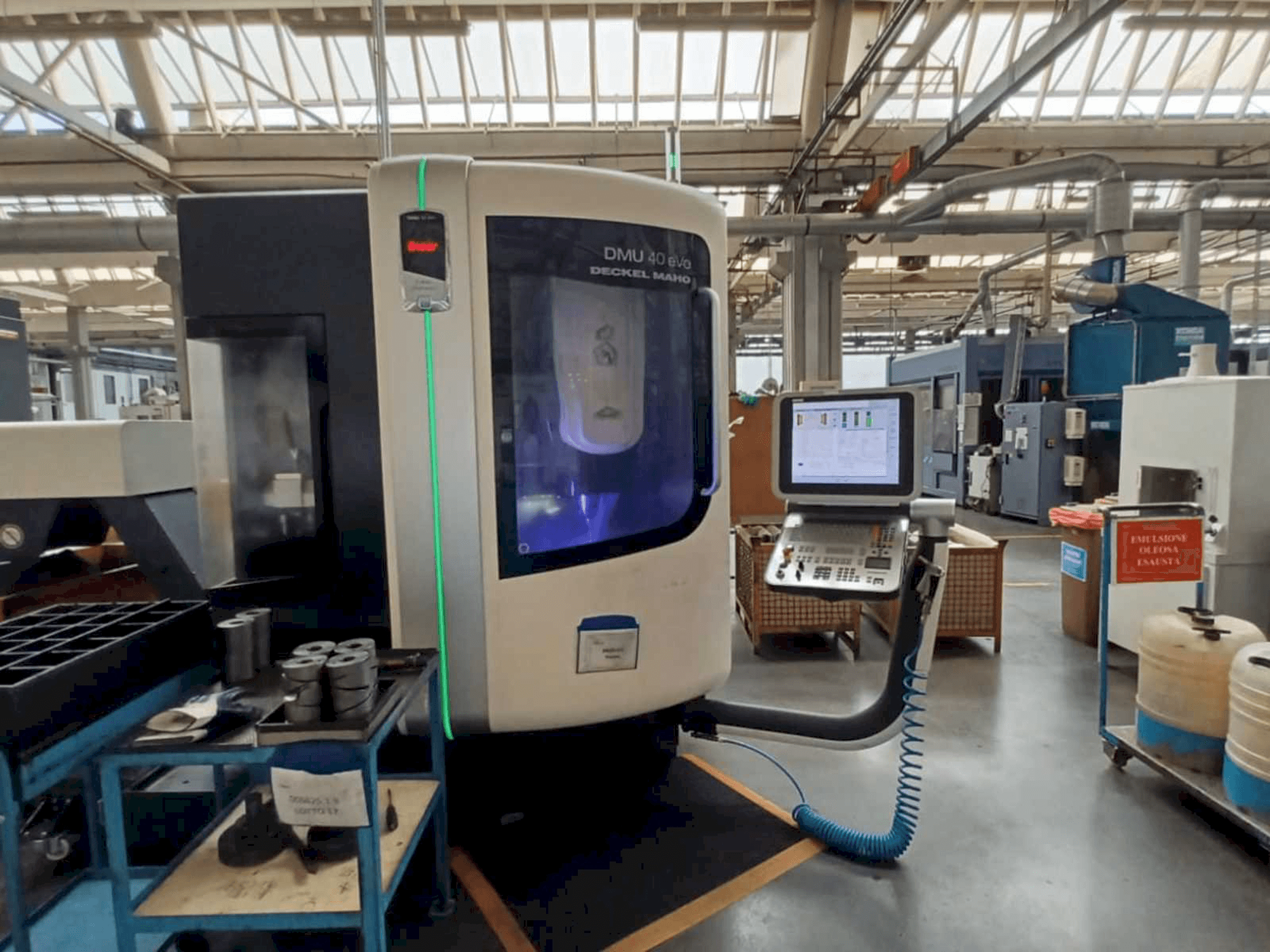 Vista Frontal da DMG DMU 40 evo máquina