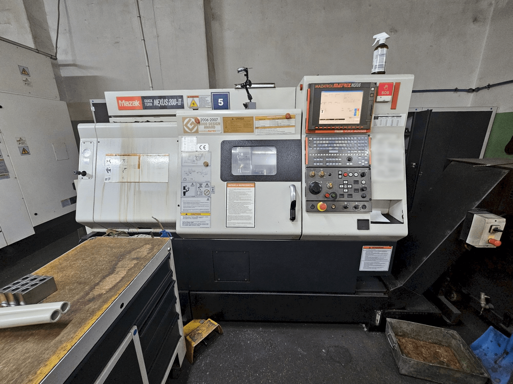 Vista Frontal da Mazak QUICKTURN NEXUS 200-II máquina