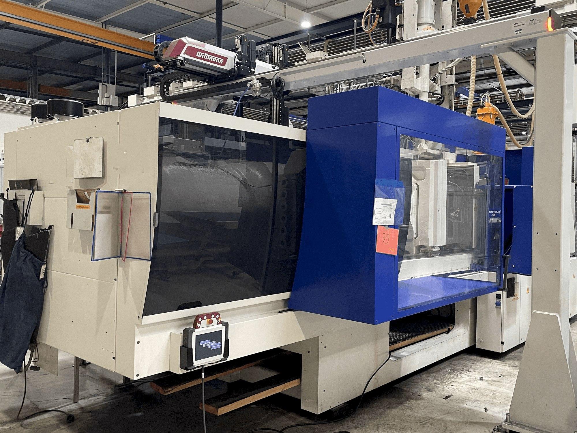 Vista Frontal da ENGEL e-vc 1340H/310V/400 Combi máquina