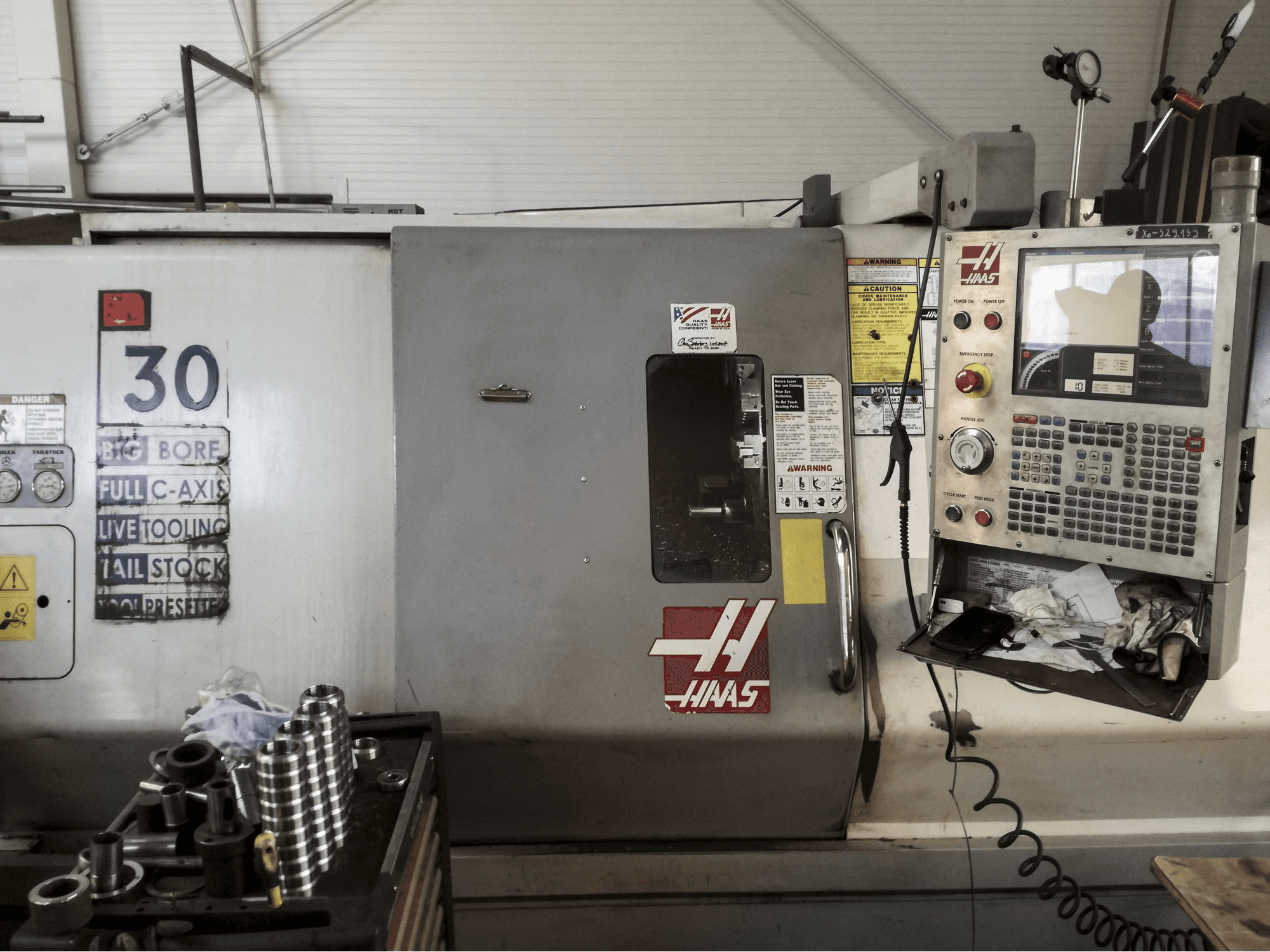 Vista Frontal da HAAS SL-30TBHE máquina