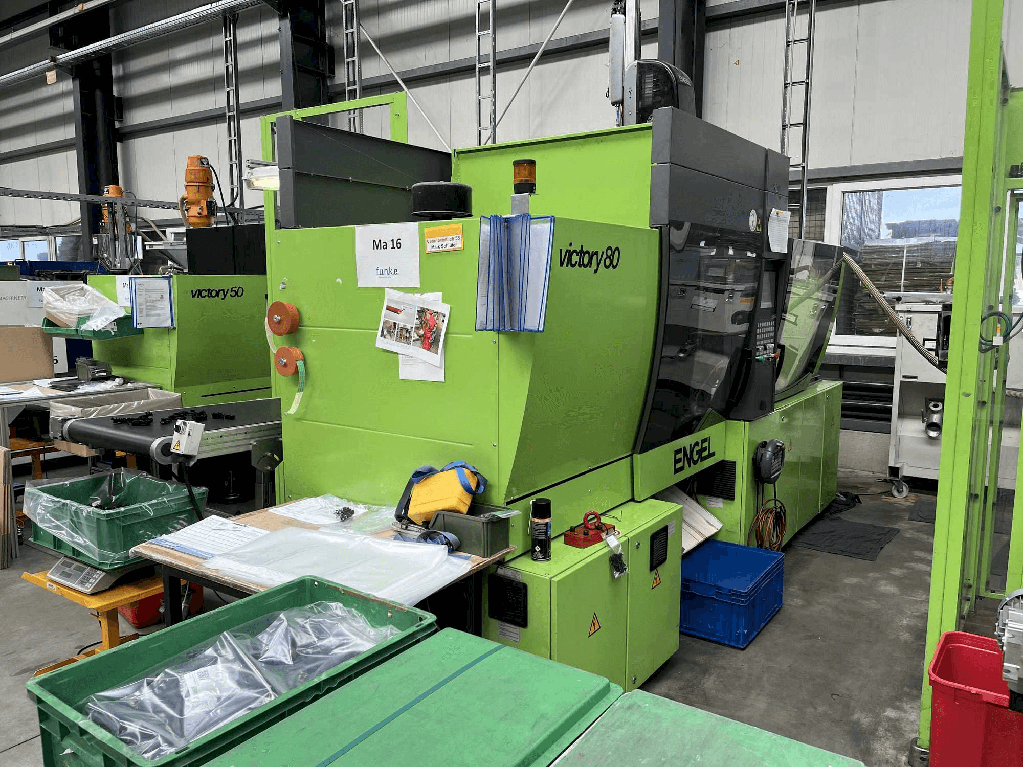 Vista Frontal da Engel VIC 330/80 TECH máquina