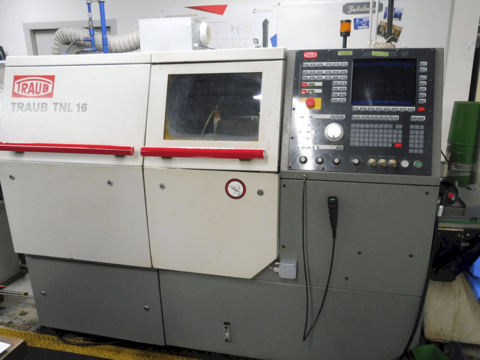Vista Frontal da TRAUB TNL 16 máquina