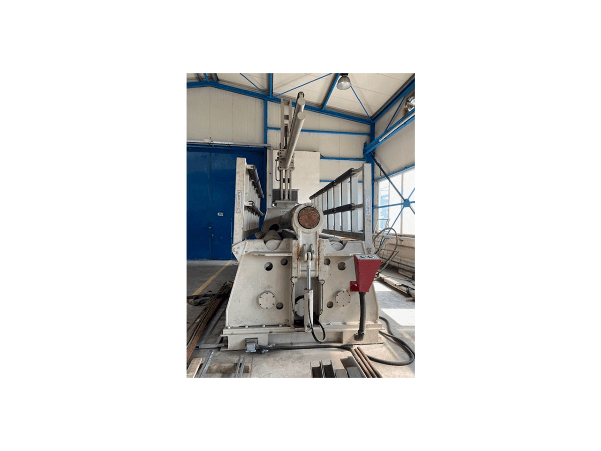 Vista Frontal da Akyapak AHS 4100/25 máquina