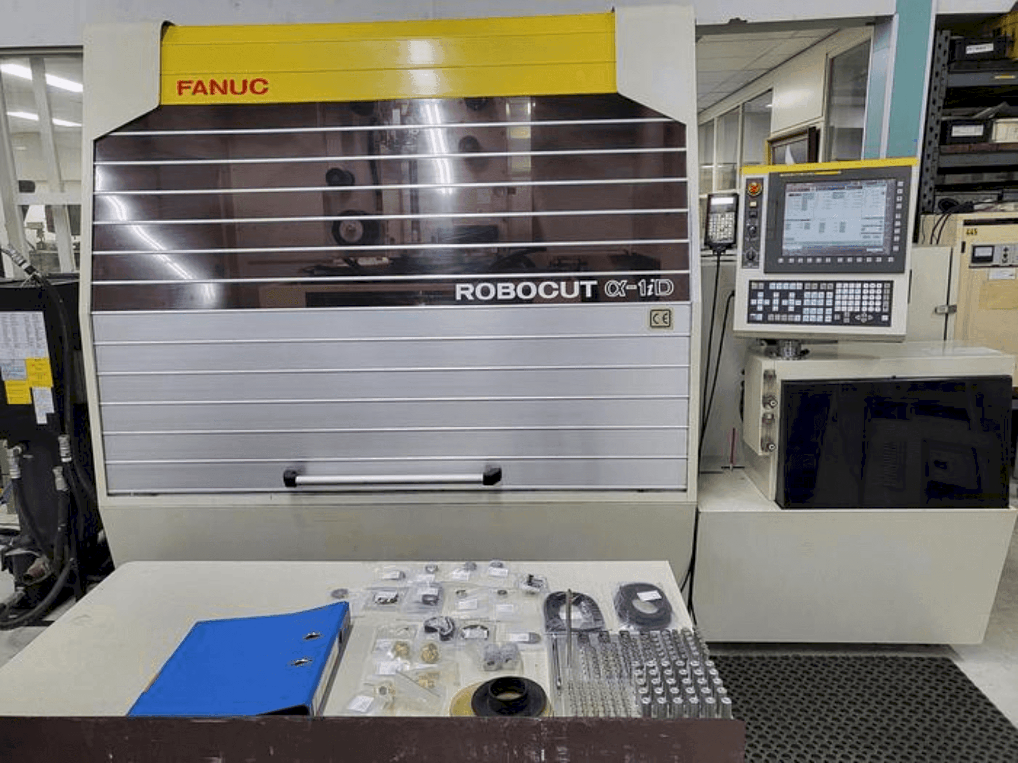 Vista Frontal da FANUC Alpha 1ID máquina