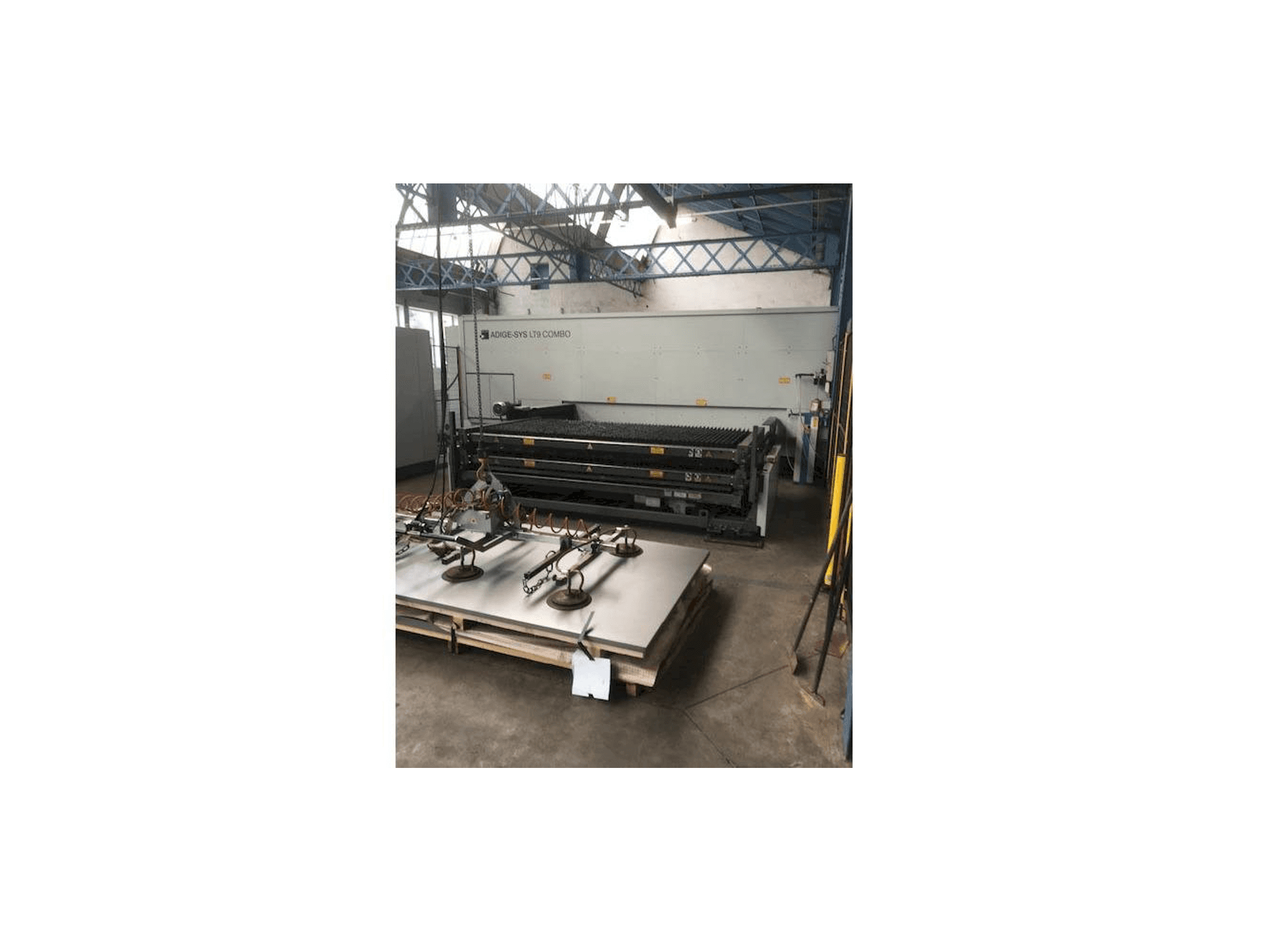 Vista Frontal da BLM Adige-Sys LT9 Combo máquina