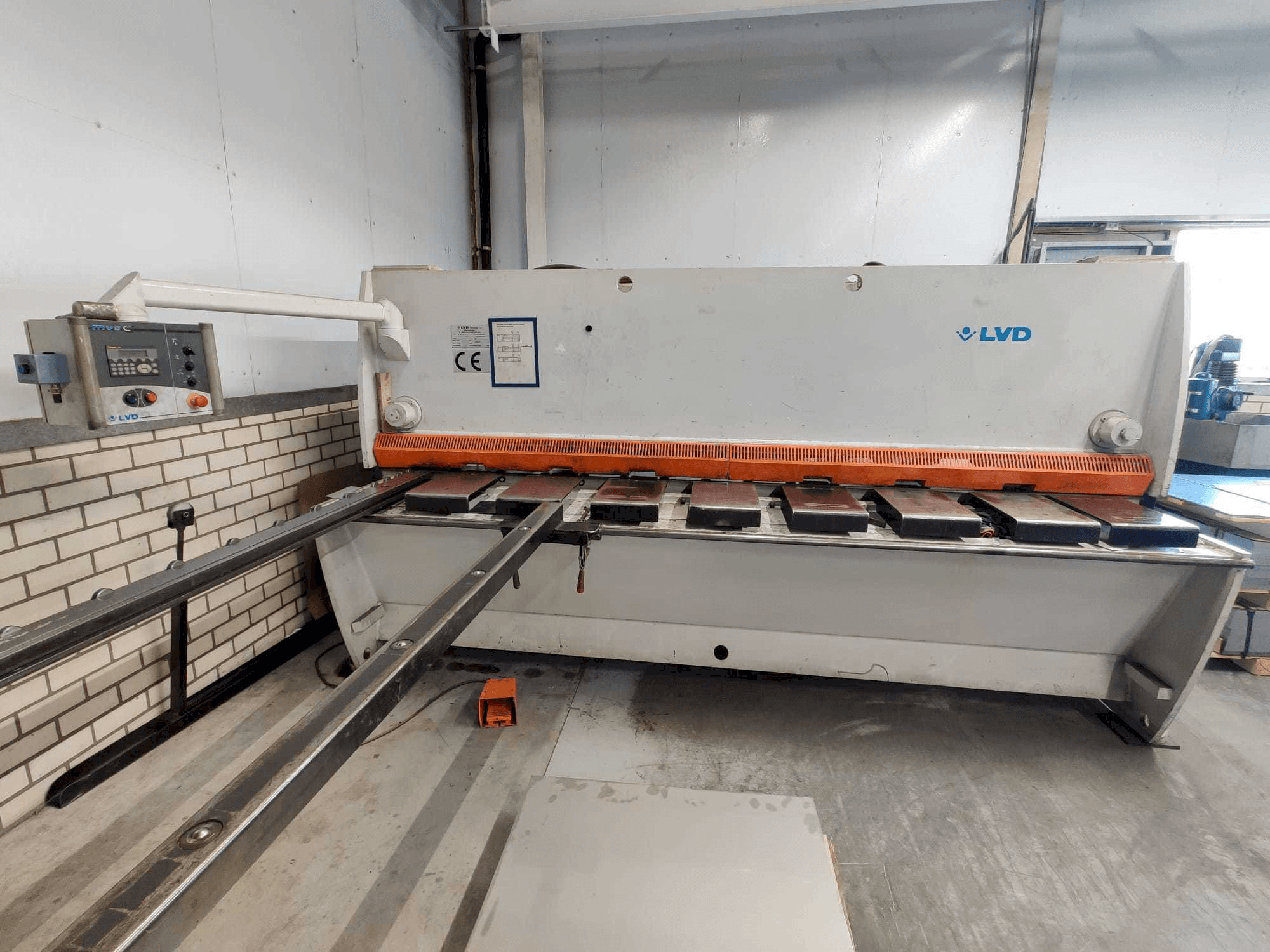 Vista Frontal da LVD MVSC 06/31 máquina