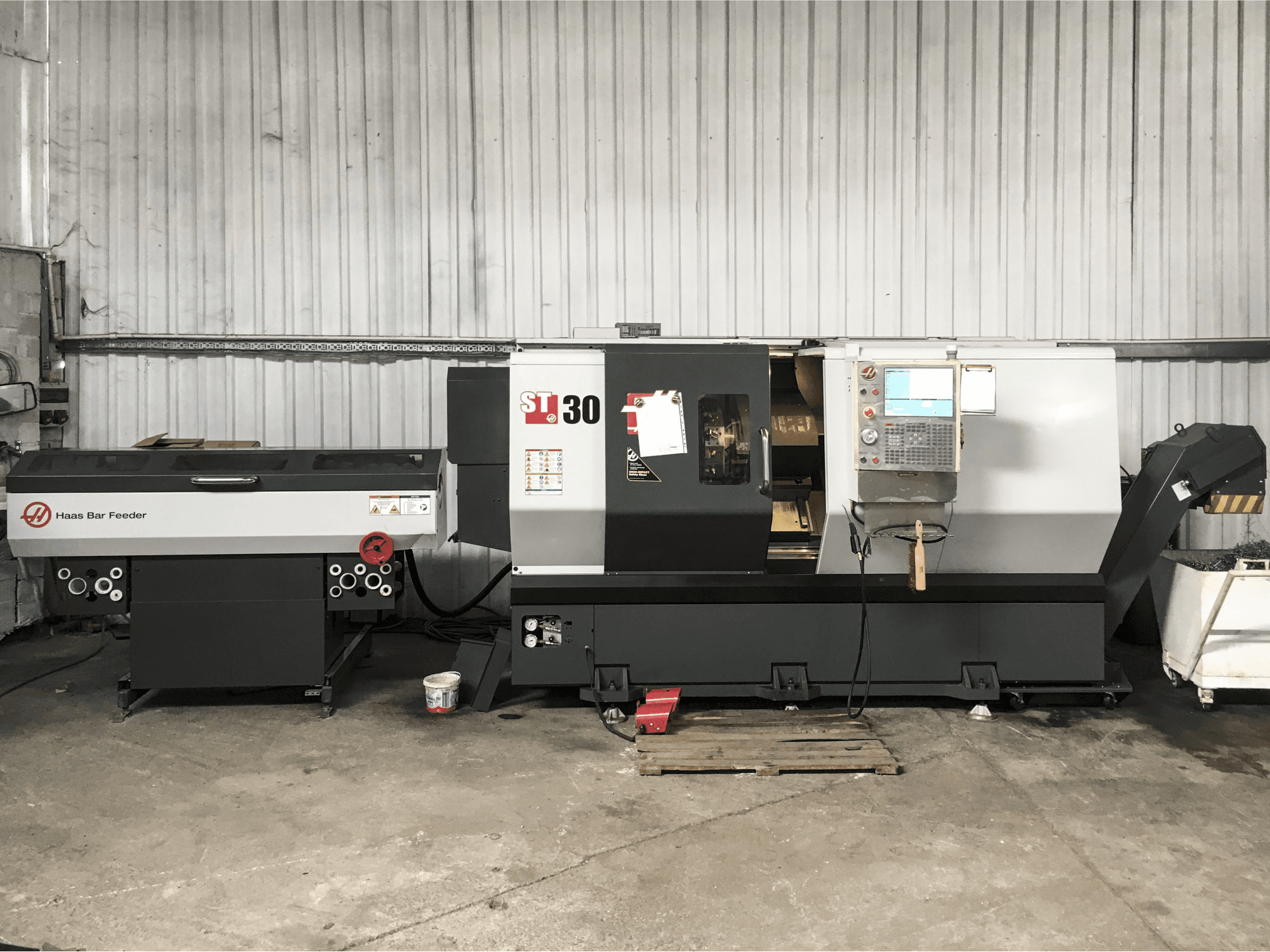 Vista Frontal da HAAS ST-30 máquina