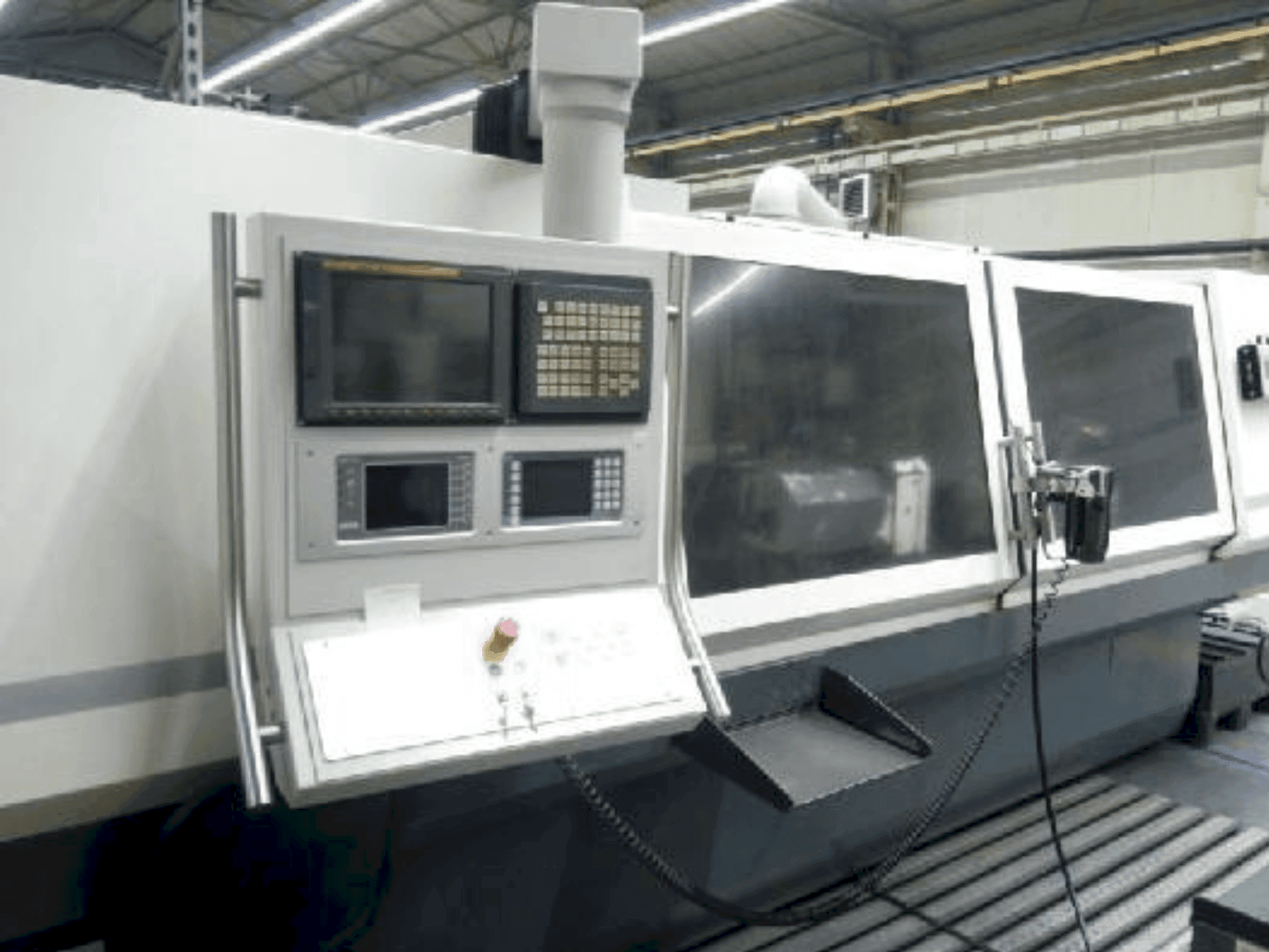 Vista Frontal da STUDER S40 CNC máquina